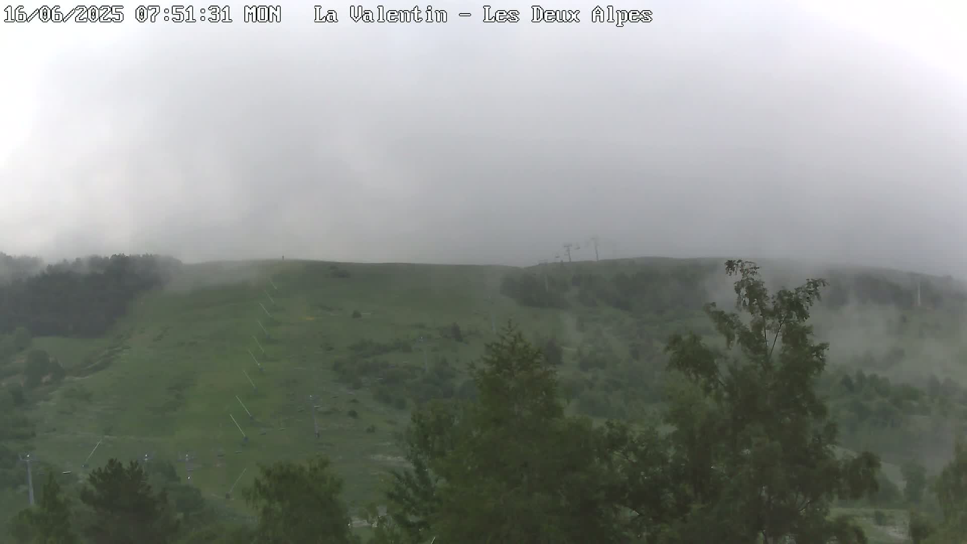 French Alps, Les deux Alpes Ski Slopes Live Cam - Grenoble, Isere, Auvergne-Rhone-Alpes, France