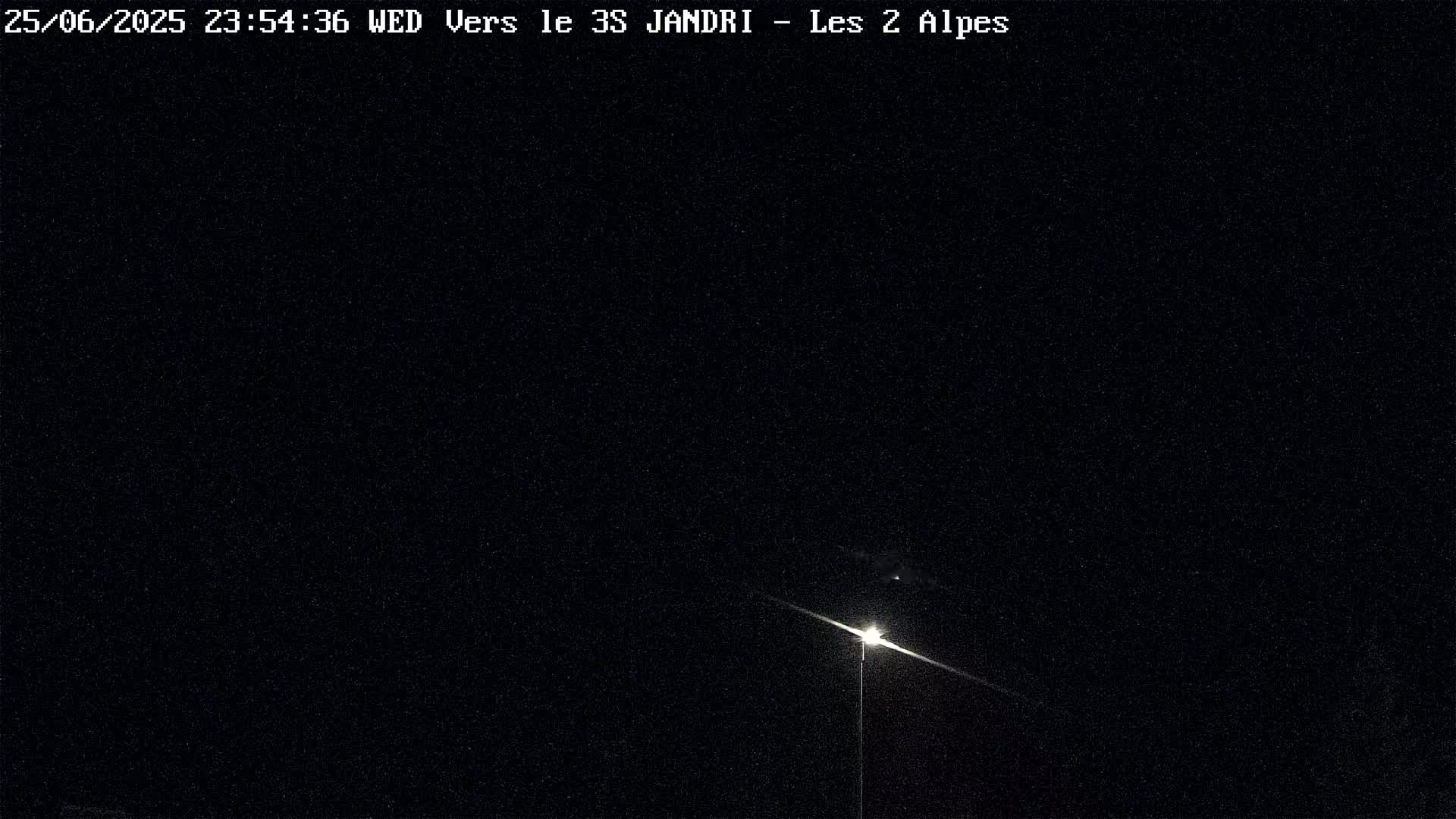 French Alps, Les deux Alpes Ski Slopes Live Cam - Grenoble, Isere, Auvergne-Rhone-Alpes, France