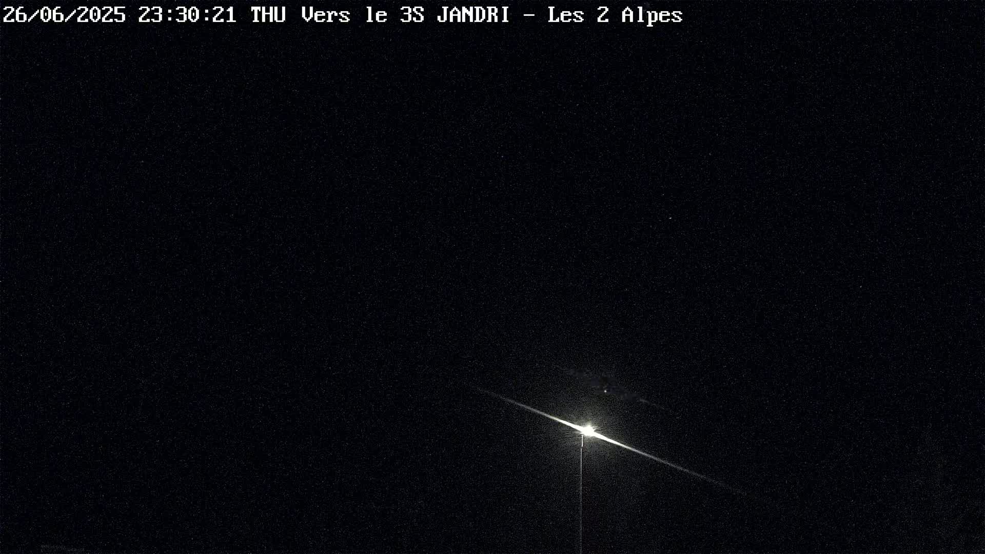 French Alps, Les deux Alpes Ski Slopes Live Cam - Grenoble, Isere, Auvergne-Rhone-Alpes, France