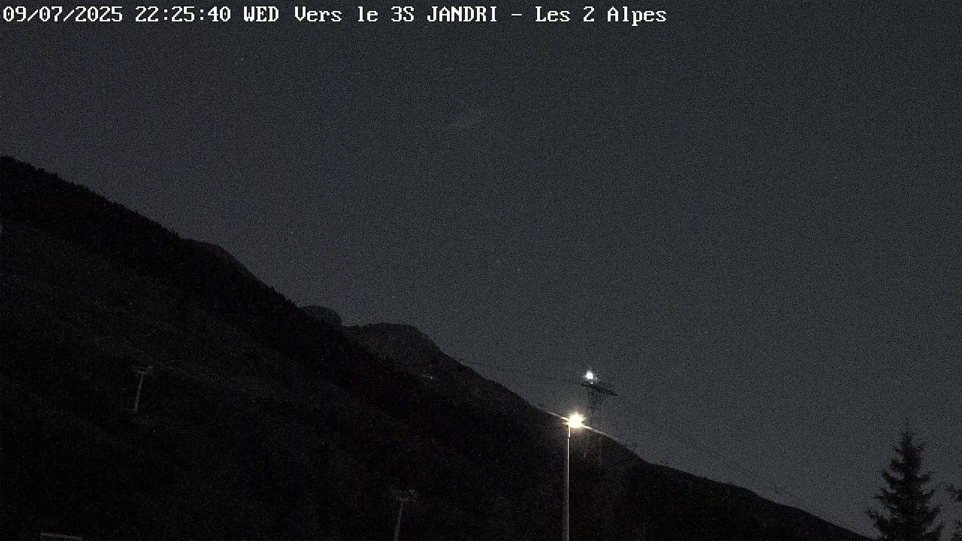 French Alps, Les deux Alpes Ski Slopes Live Cam - Grenoble, Isere, Auvergne-Rhone-Alpes, France