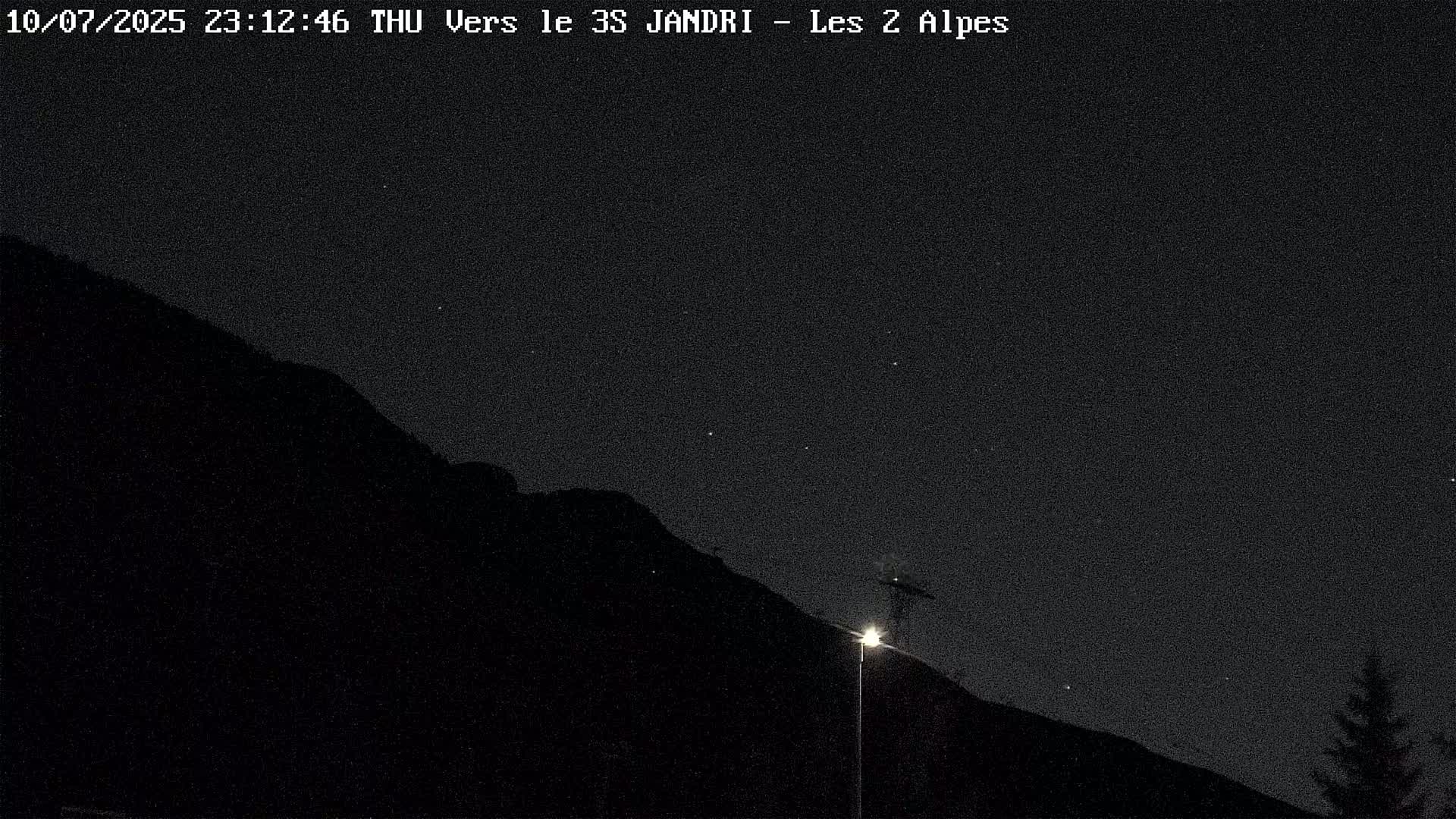 French Alps, Les deux Alpes Ski Slopes Live Cam - Grenoble, Isere, Auvergne-Rhone-Alpes, France
