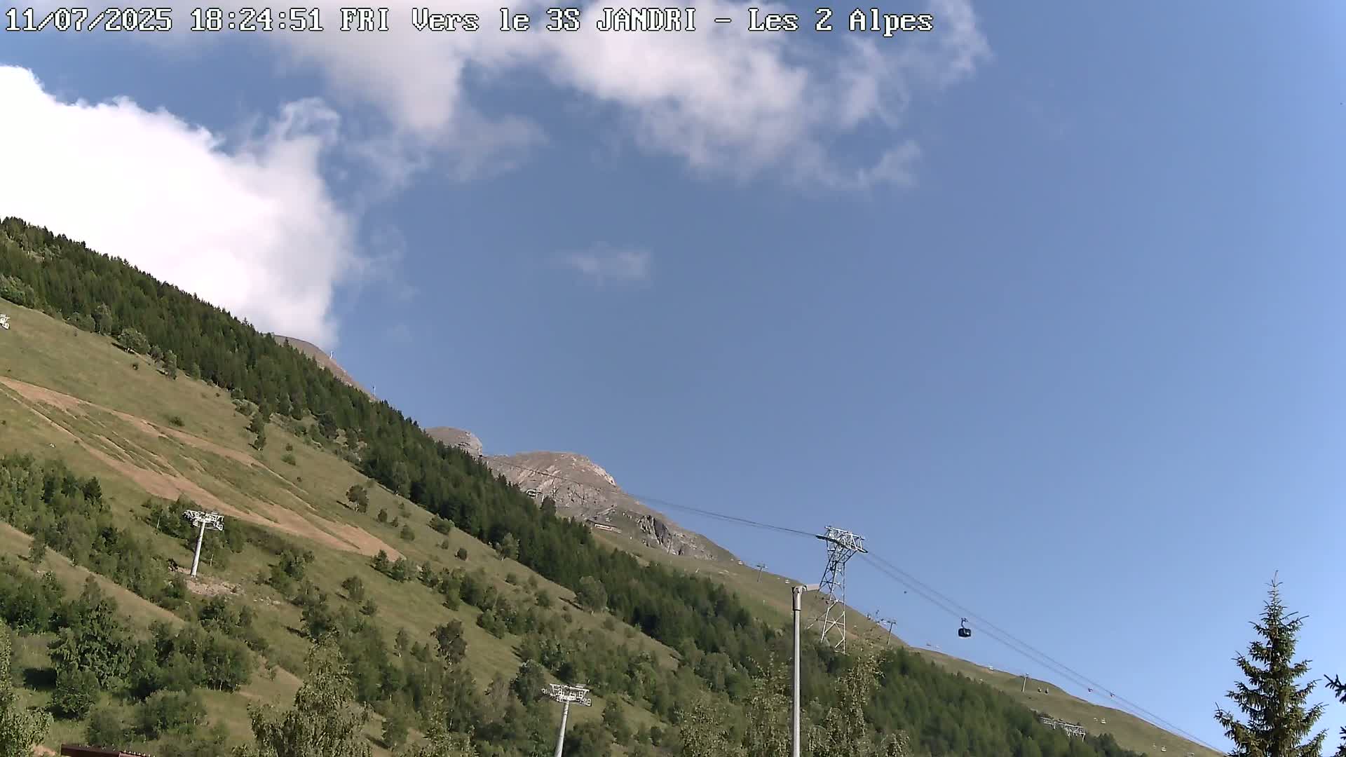 French Alps, Les deux Alpes Ski Slopes Live Cam - Grenoble, Isere, Auvergne-Rhone-Alpes, France