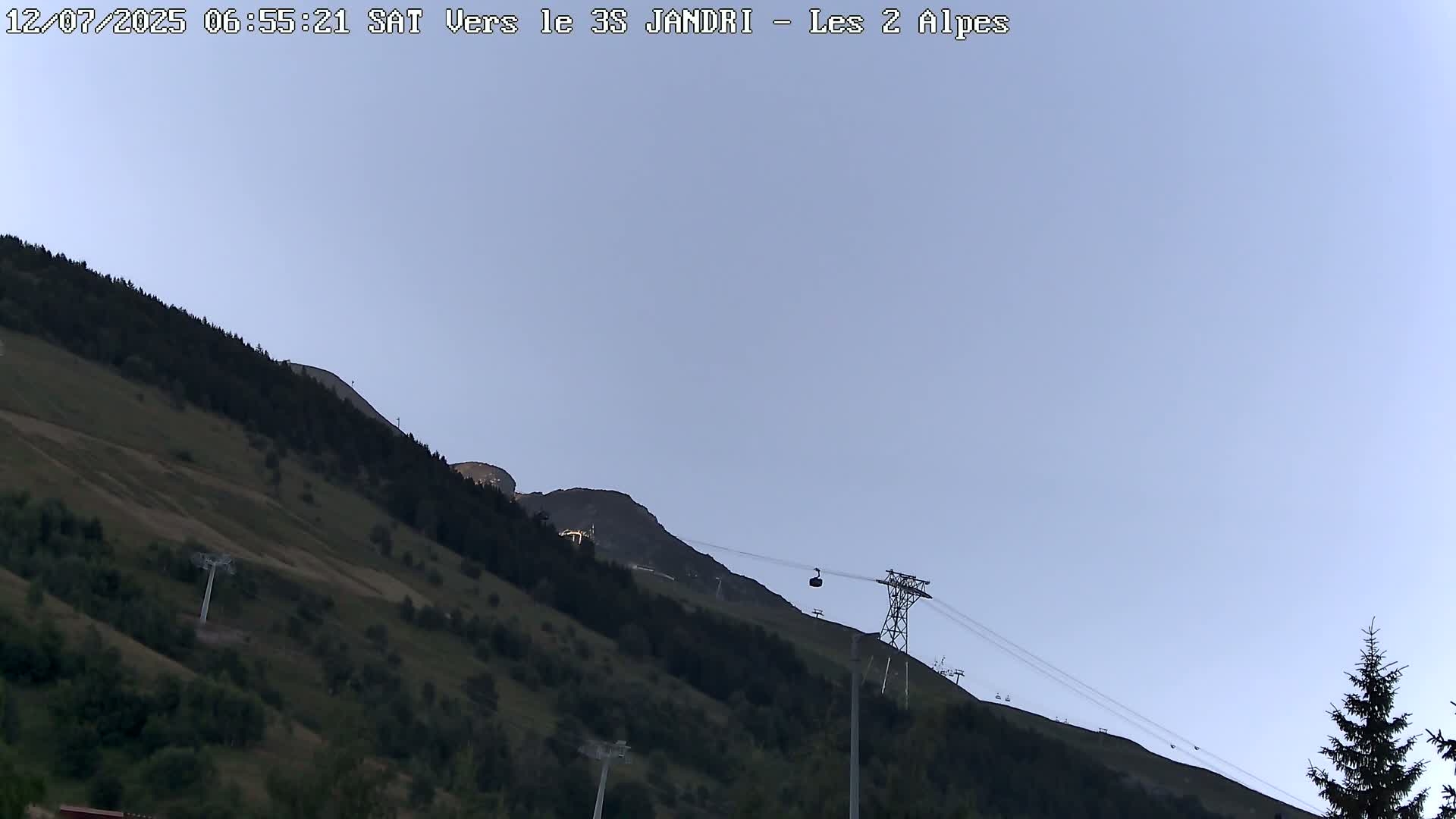 French Alps, Les deux Alpes Ski Slopes Live Cam - Grenoble, Isere, Auvergne-Rhone-Alpes, France