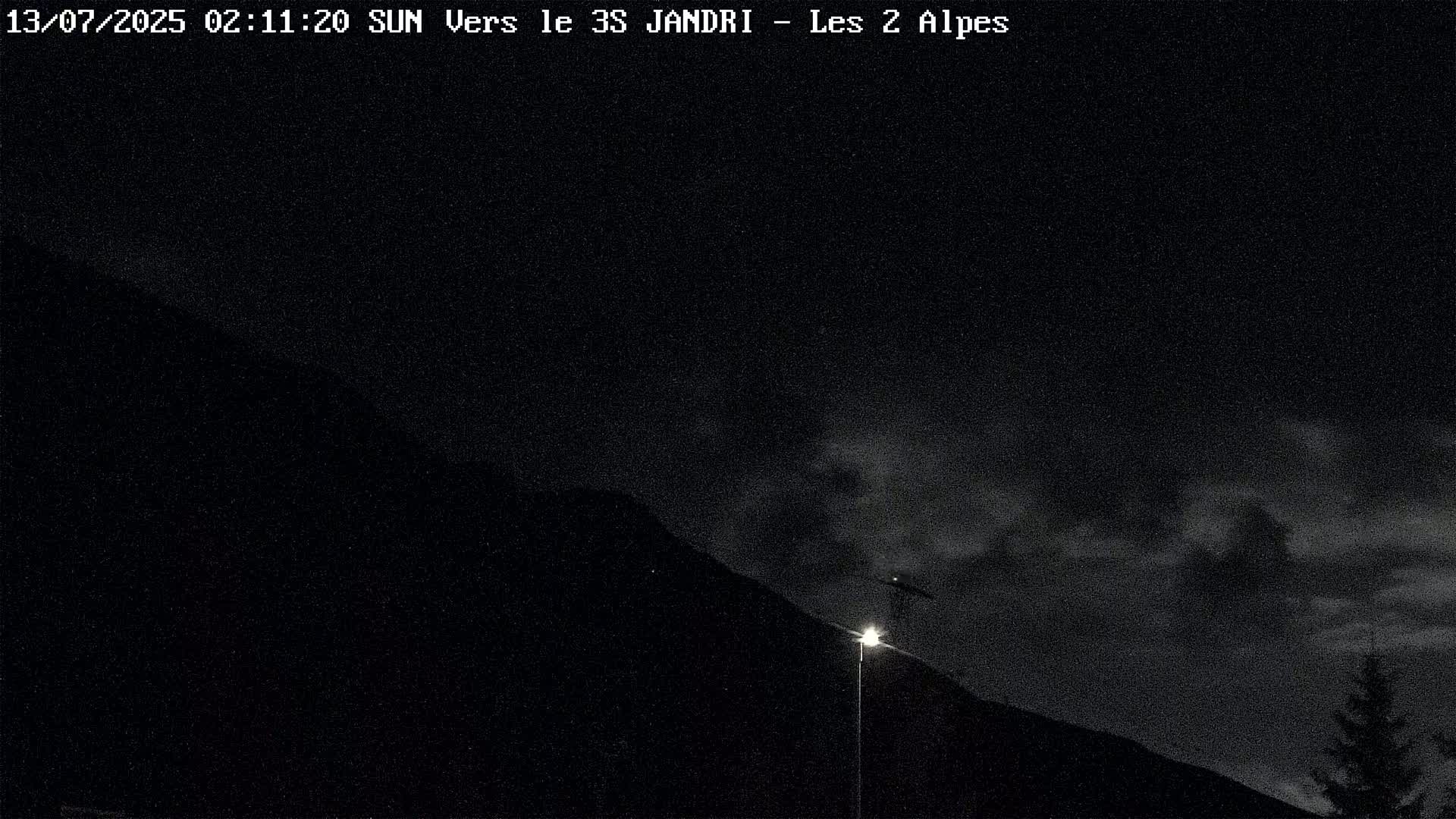French Alps, Les deux Alpes Ski Slopes Live Cam - Grenoble, Isere, Auvergne-Rhone-Alpes, France