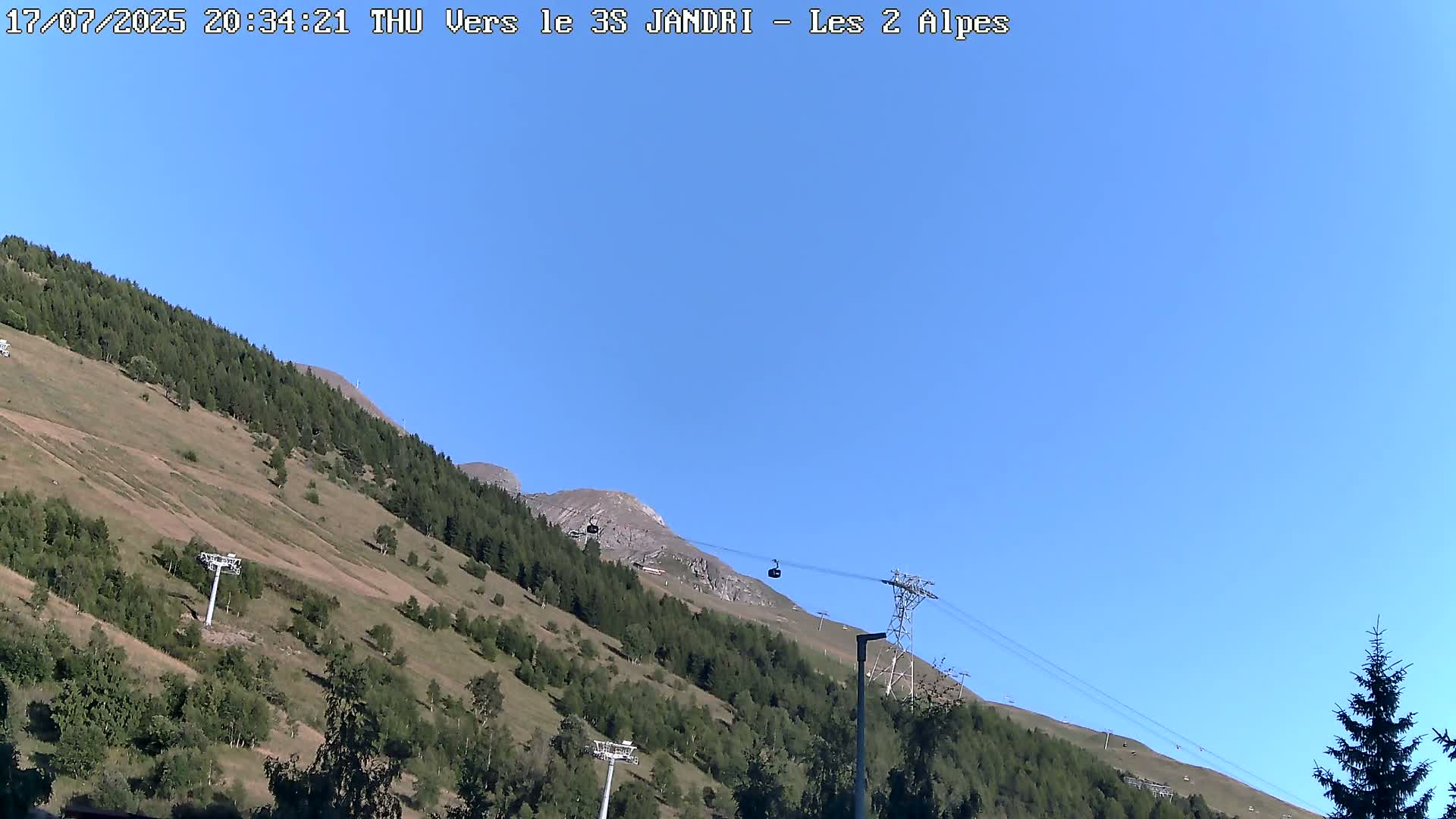 French Alps, Les deux Alpes Ski Slopes Live Cam - Grenoble, Isere, Auvergne-Rhone-Alpes, France