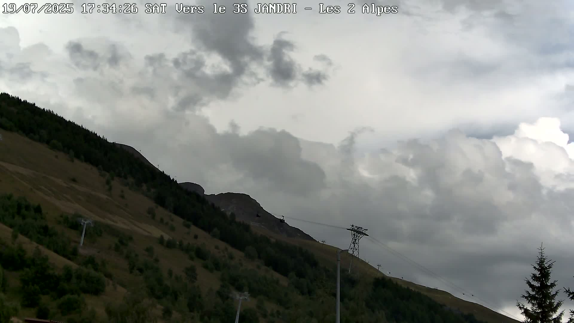 French Alps, Les deux Alpes Ski Slopes Live Cam - Grenoble, Isere, Auvergne-Rhone-Alpes, France
