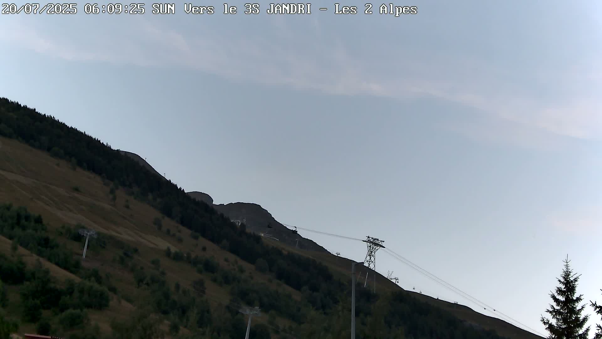 French Alps, Les deux Alpes Ski Slopes Live Cam - Grenoble, Isere, Auvergne-Rhone-Alpes, France