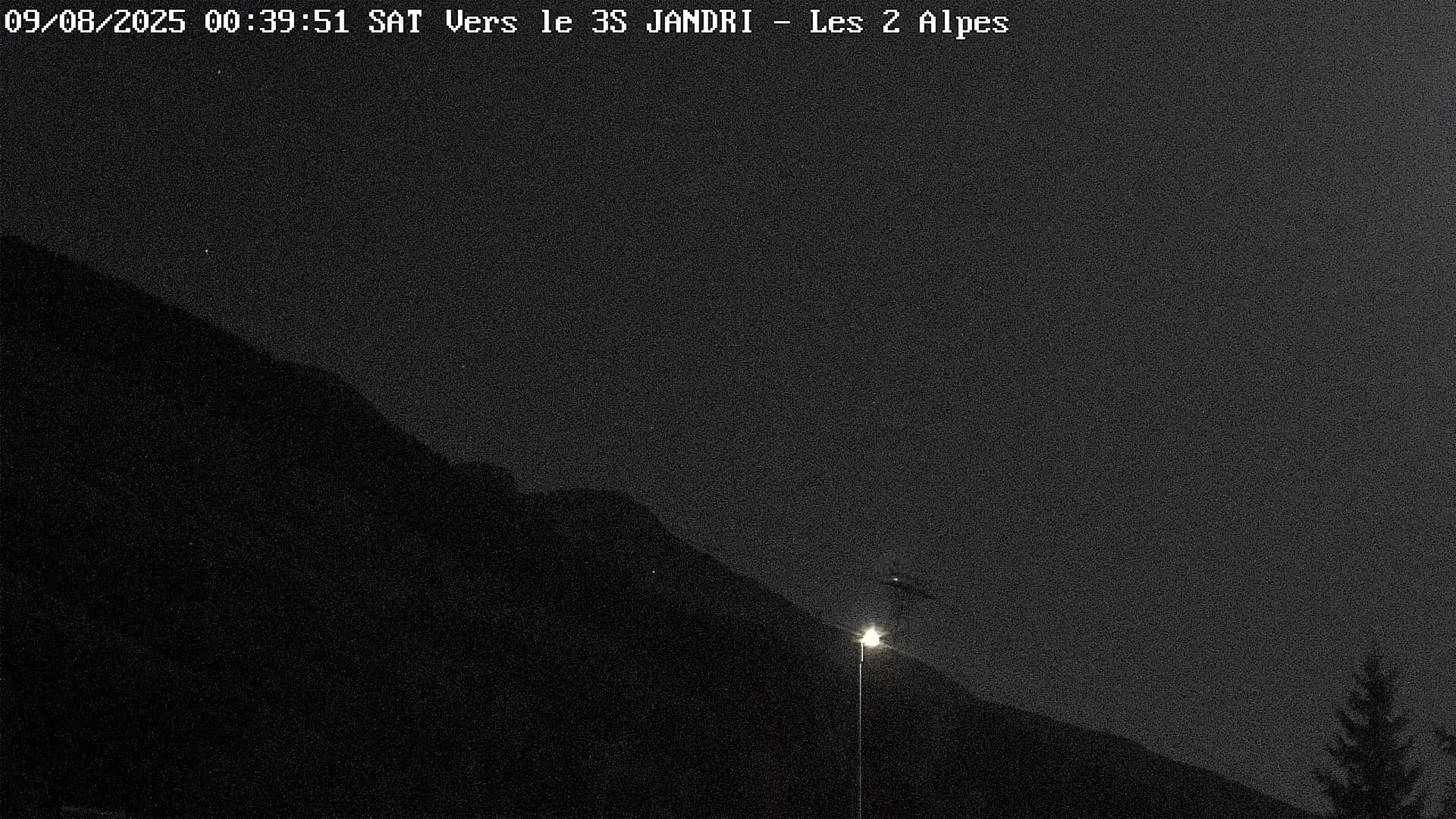 French Alps, Les deux Alpes Ski Slopes Live Cam - Grenoble, Isere, Auvergne-Rhone-Alpes, France