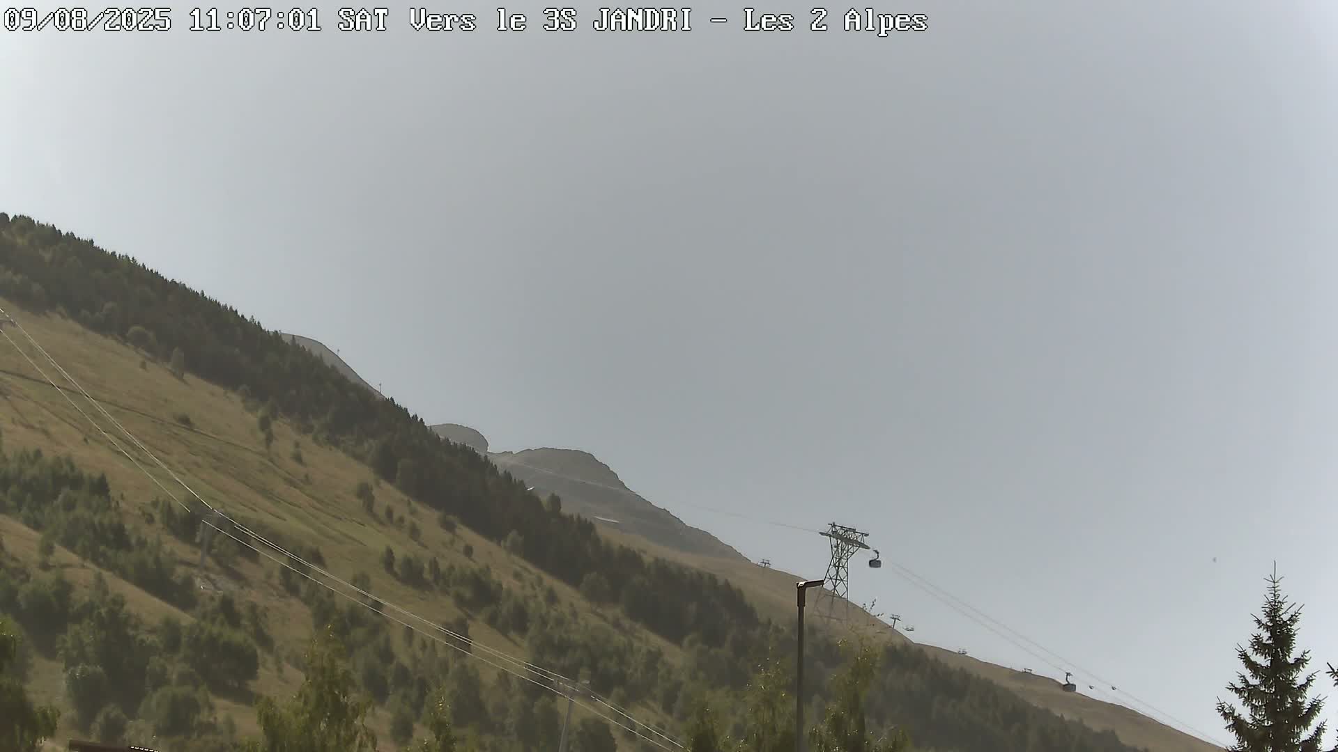 French Alps, Les deux Alpes Ski Slopes Live Cam - Grenoble, Isere, Auvergne-Rhone-Alpes, France