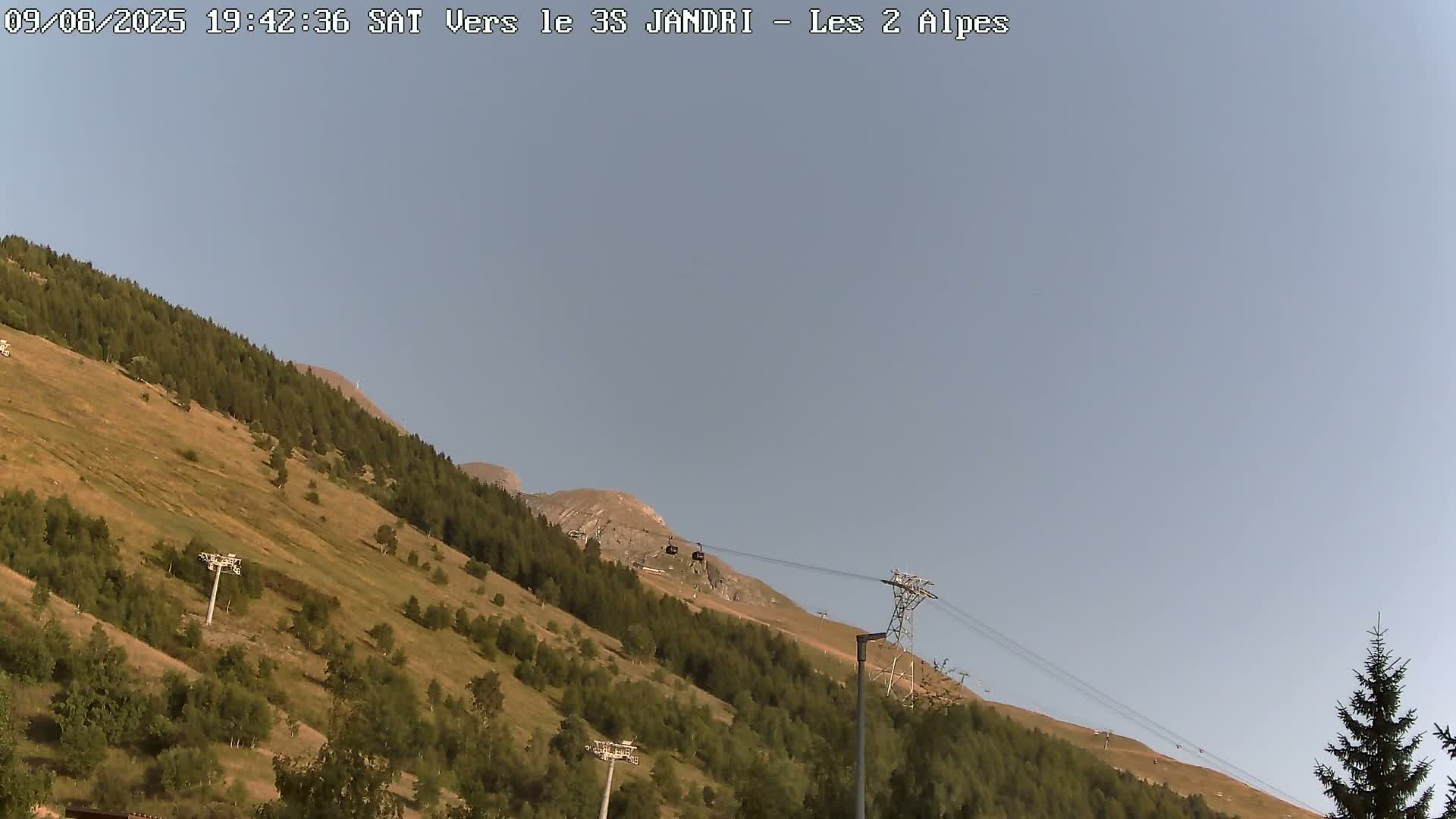 French Alps, Les deux Alpes Ski Slopes Live Cam - Grenoble, Isere, Auvergne-Rhone-Alpes, France