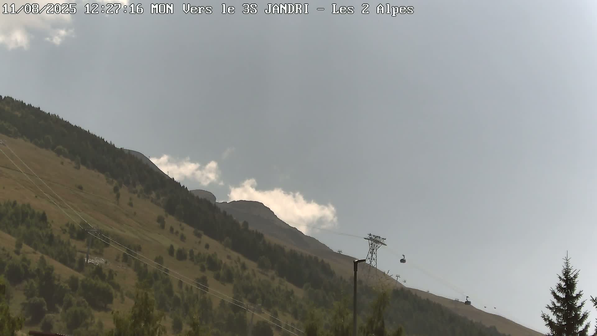French Alps, Les deux Alpes Ski Slopes Live Cam - Grenoble, Isere, Auvergne-Rhone-Alpes, France