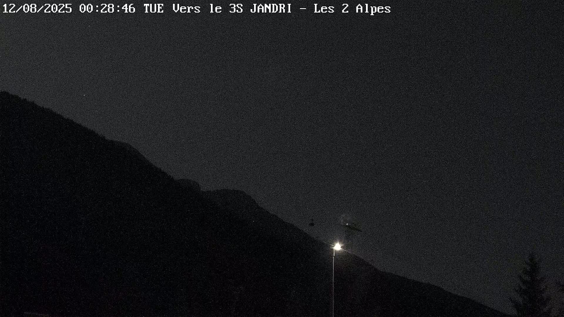 French Alps, Les deux Alpes Ski Slopes Live Cam - Grenoble, Isere, Auvergne-Rhone-Alpes, France