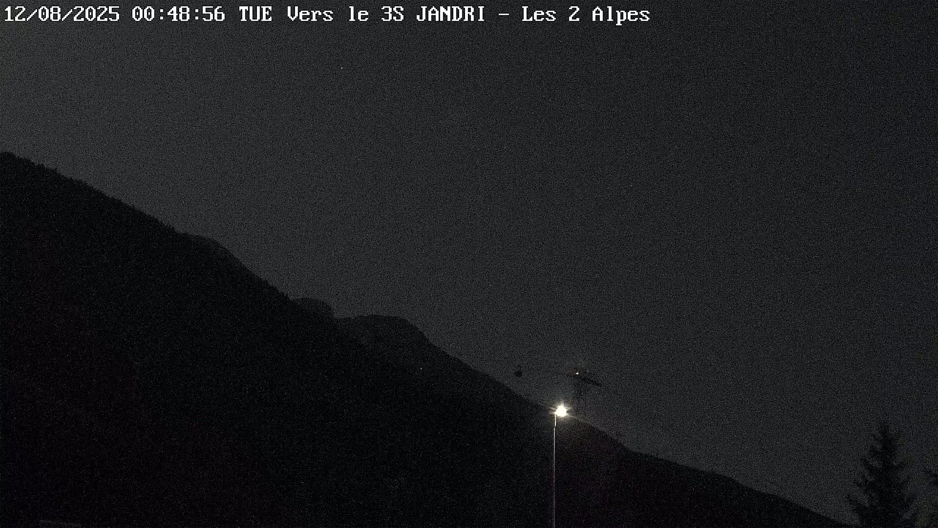 French Alps, Les deux Alpes Ski Slopes Live Cam - Grenoble, Isere, Auvergne-Rhone-Alpes, France