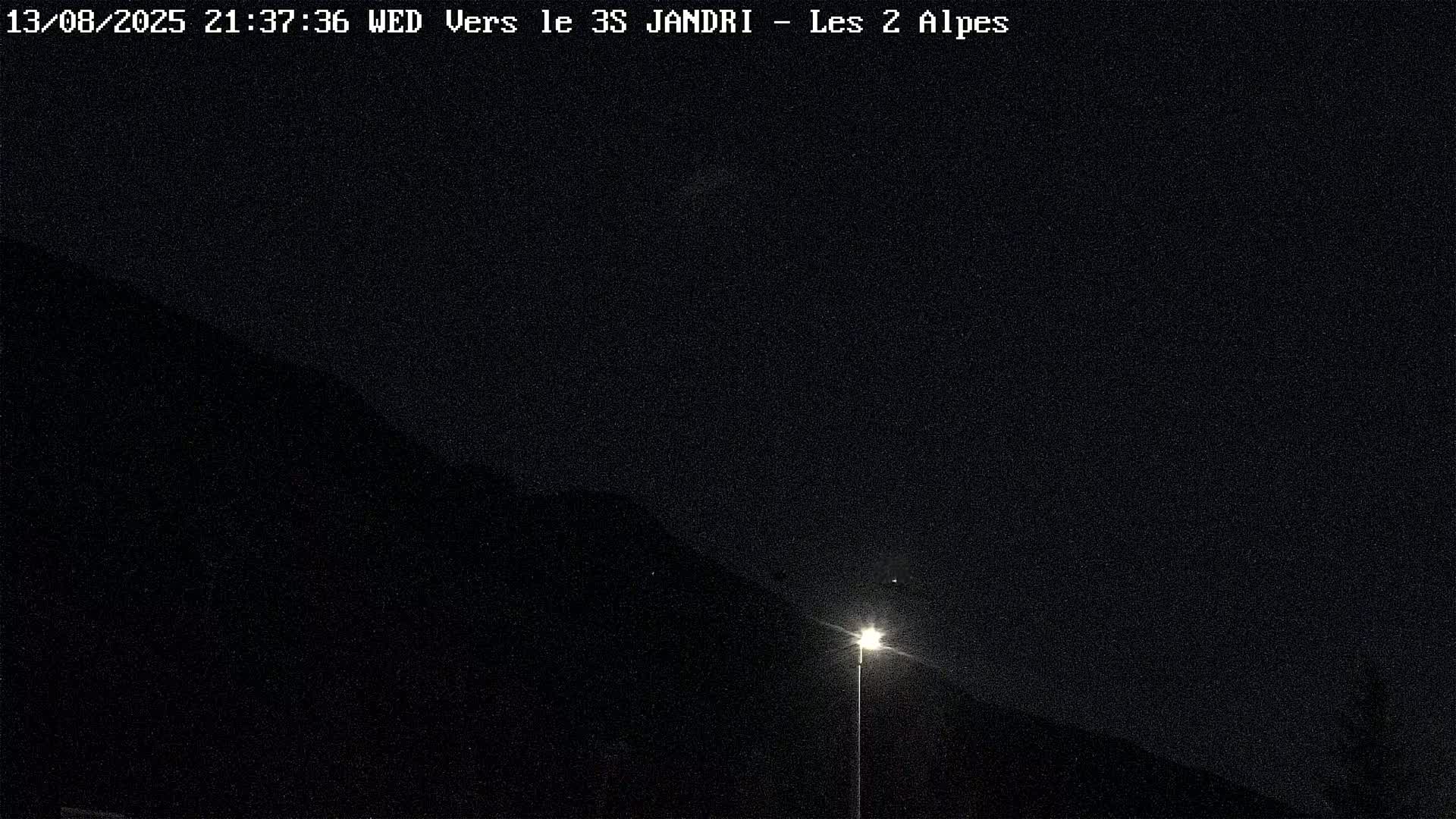French Alps, Les deux Alpes Ski Slopes Live Cam - Grenoble, Isere, Auvergne-Rhone-Alpes, France