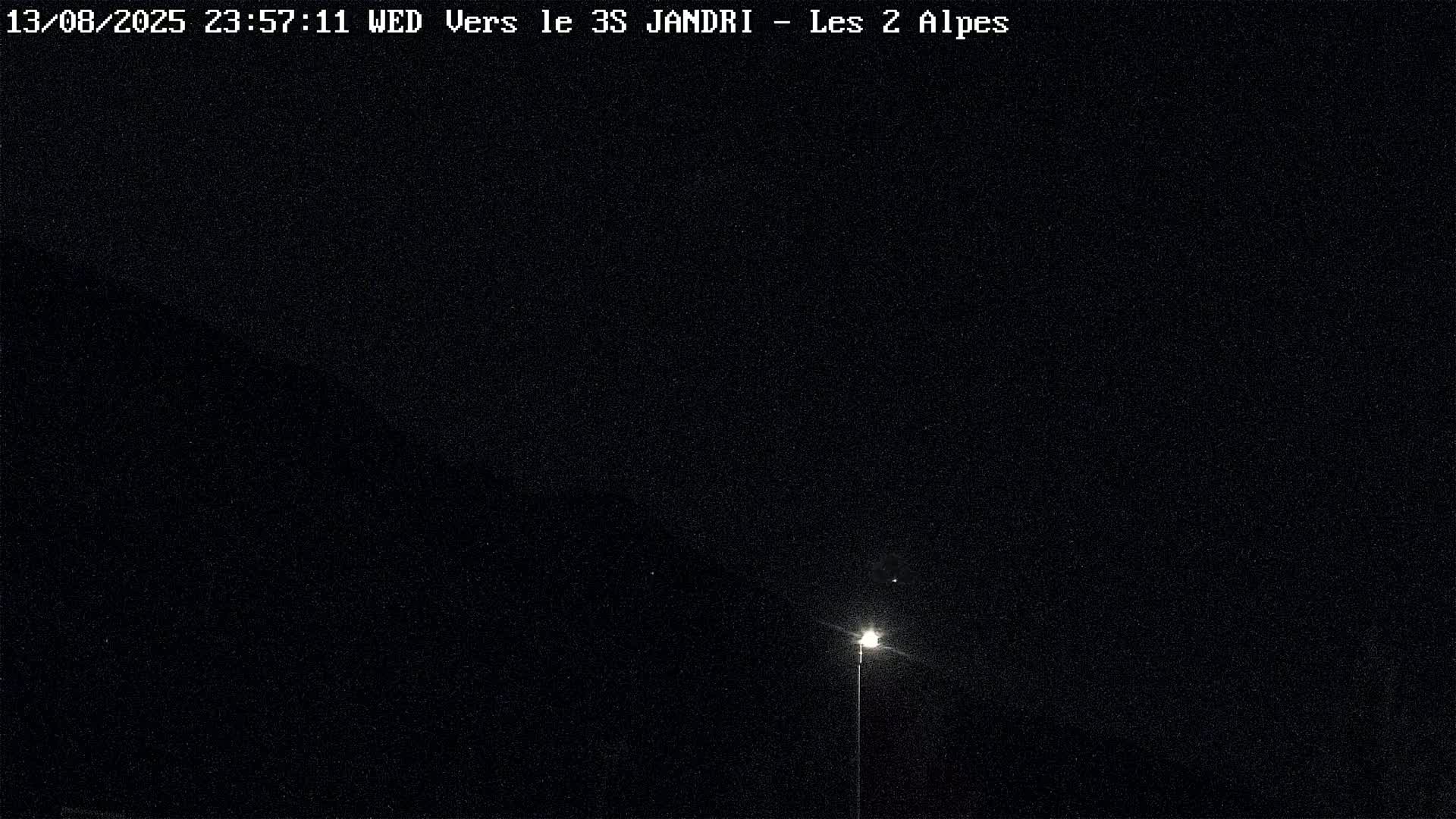 French Alps, Les deux Alpes Ski Slopes Live Cam - Grenoble, Isere, Auvergne-Rhone-Alpes, France