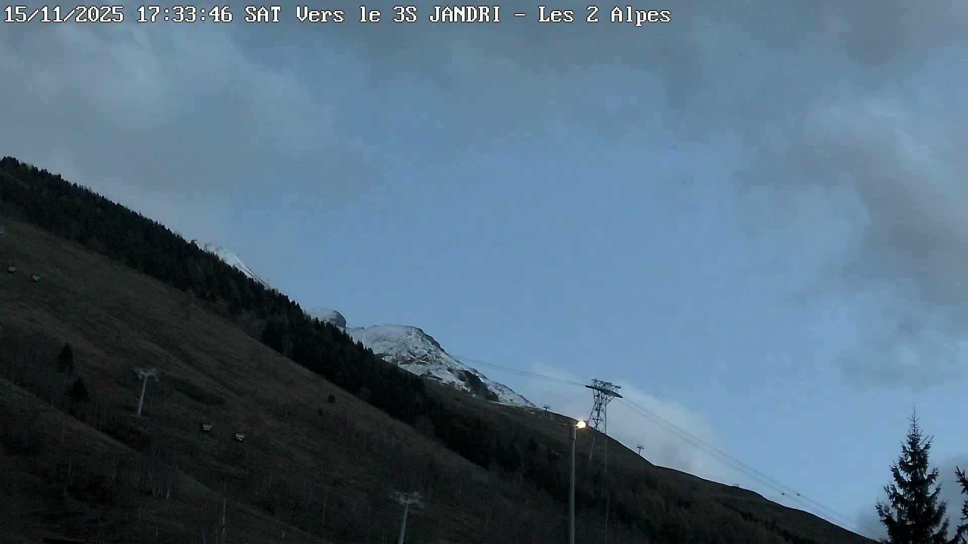 French Alps, Les deux Alpes Ski Slopes Live Cam - Grenoble, Isere, Auvergne-Rhone-Alpes, France