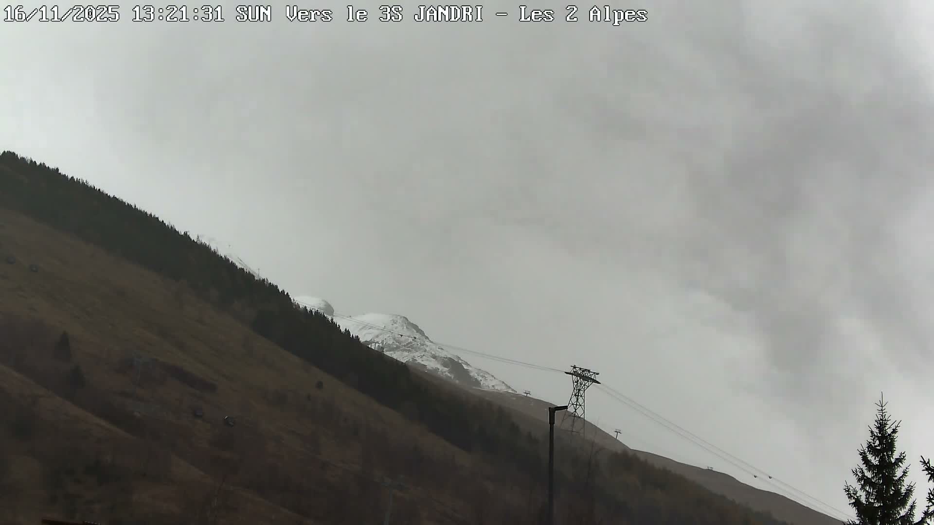 French Alps, Les deux Alpes Ski Slopes Live Cam - Grenoble, Isere, Auvergne-Rhone-Alpes, France