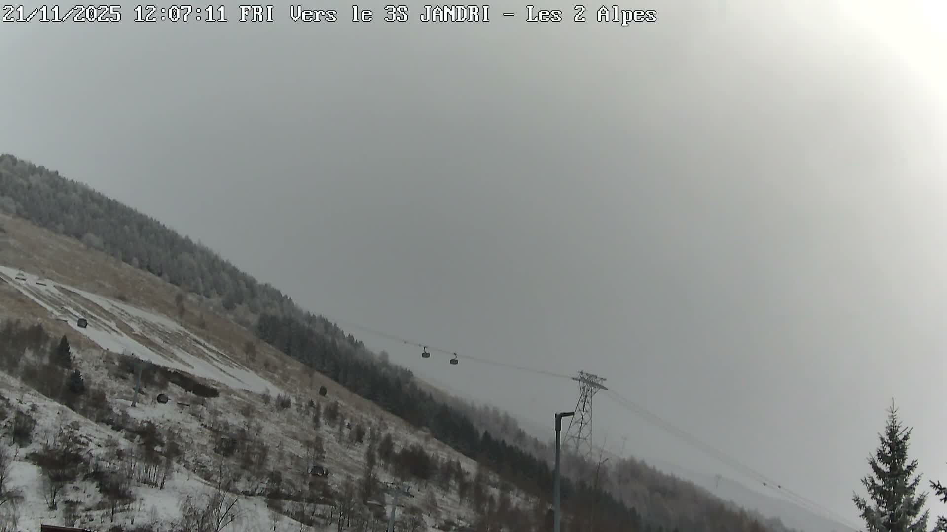 French Alps, Les deux Alpes Ski Slopes Live Cam - Grenoble, Isere, Auvergne-Rhone-Alpes, France