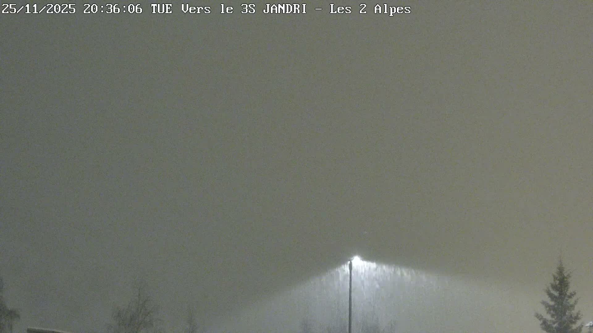 French Alps, Les deux Alpes Ski Slopes Live Cam - Grenoble, Isere, Auvergne-Rhone-Alpes, France