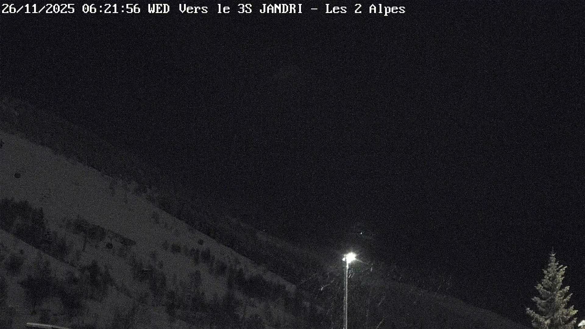 French Alps, Les deux Alpes Ski Slopes Live Cam - Grenoble, Isere, Auvergne-Rhone-Alpes, France
