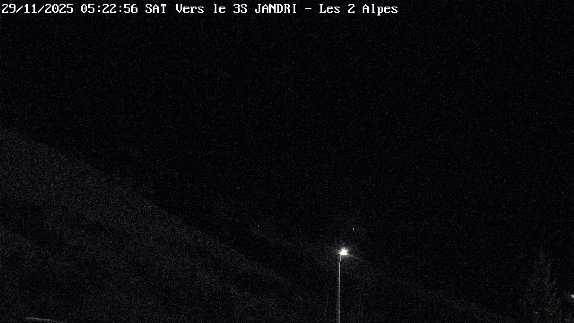 French Alps, Les deux Alpes Ski Slopes Live Cam - Grenoble, Isere, Auvergne-Rhone-Alpes, France