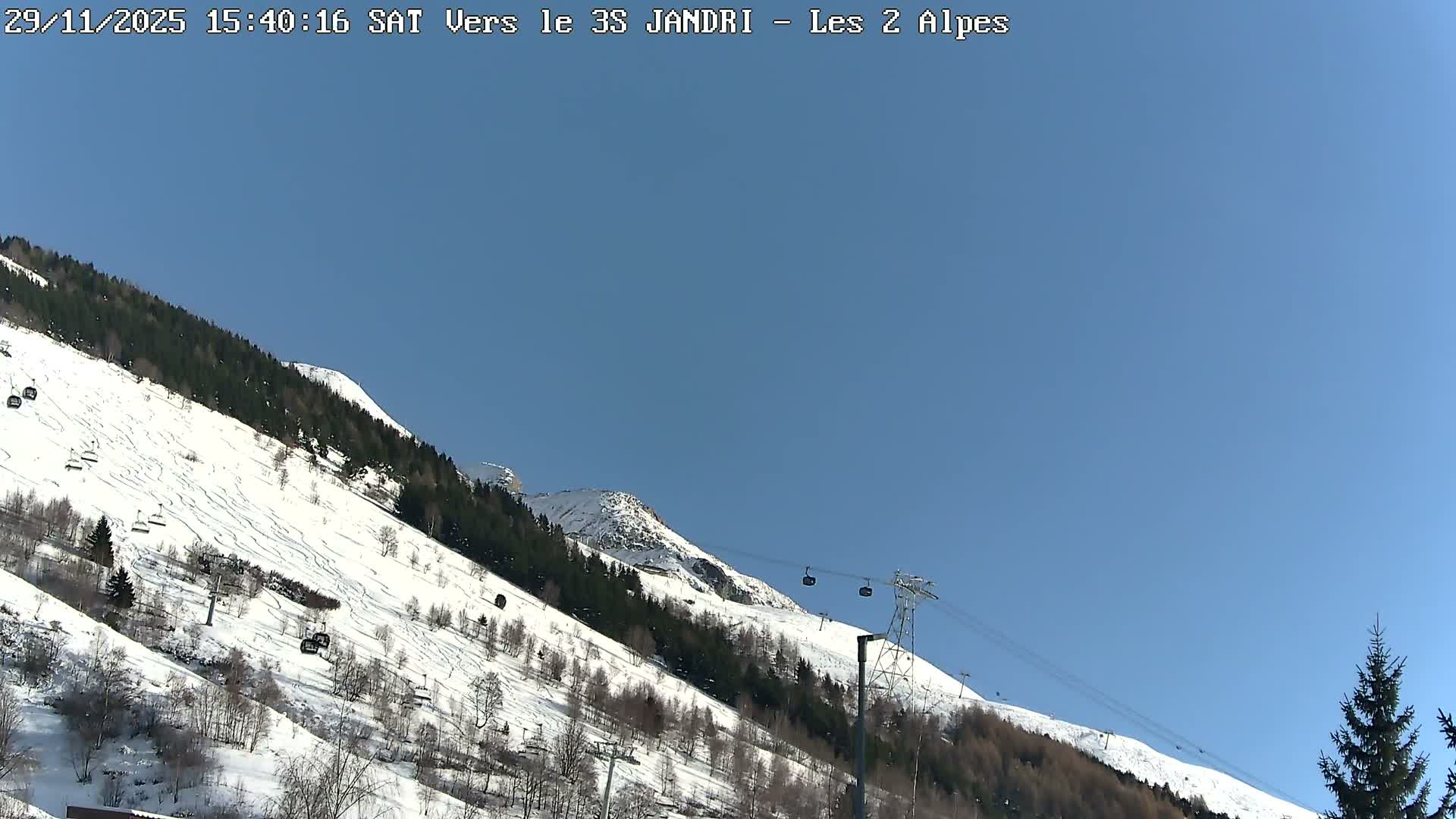 French Alps, Les deux Alpes Ski Slopes Live Cam - Grenoble, Isere, Auvergne-Rhone-Alpes, France