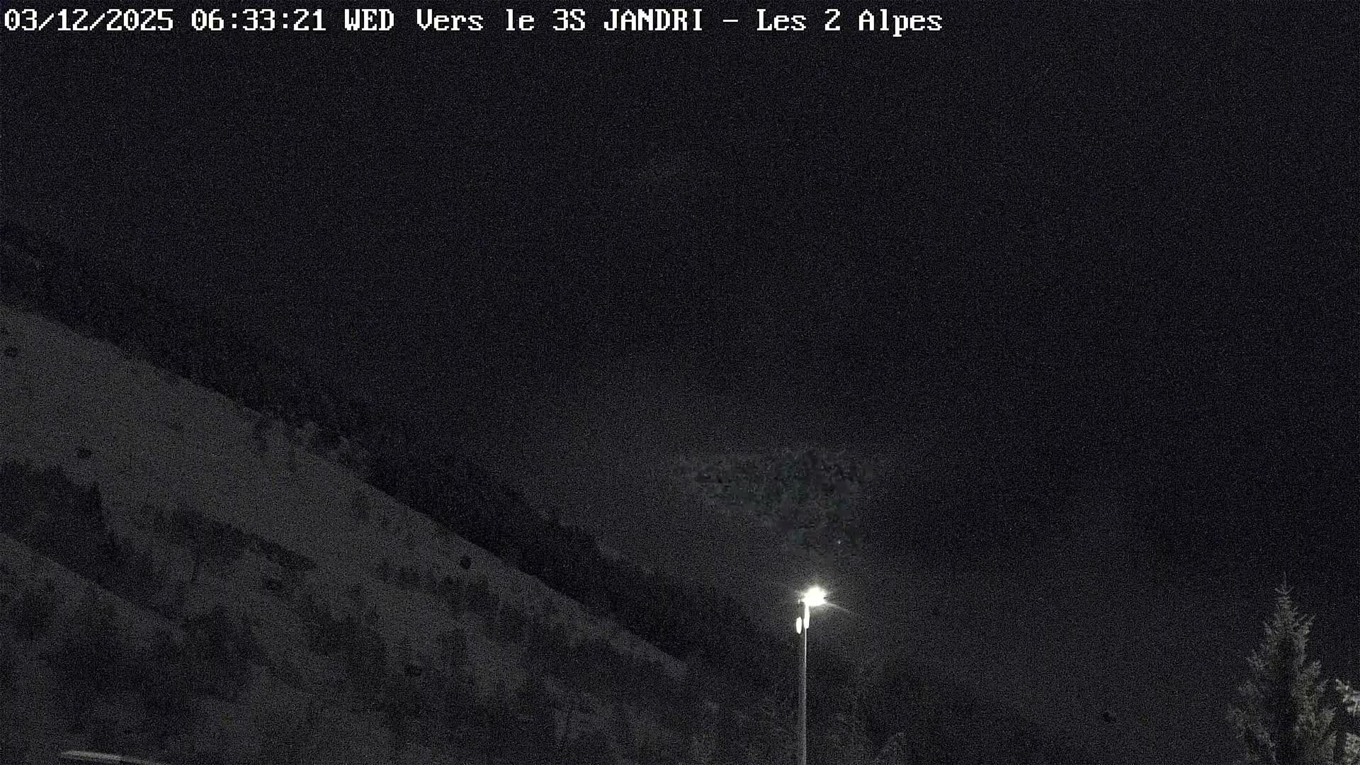 French Alps, Les deux Alpes Ski Slopes Live Cam - Grenoble, Isere, Auvergne-Rhone-Alpes, France
