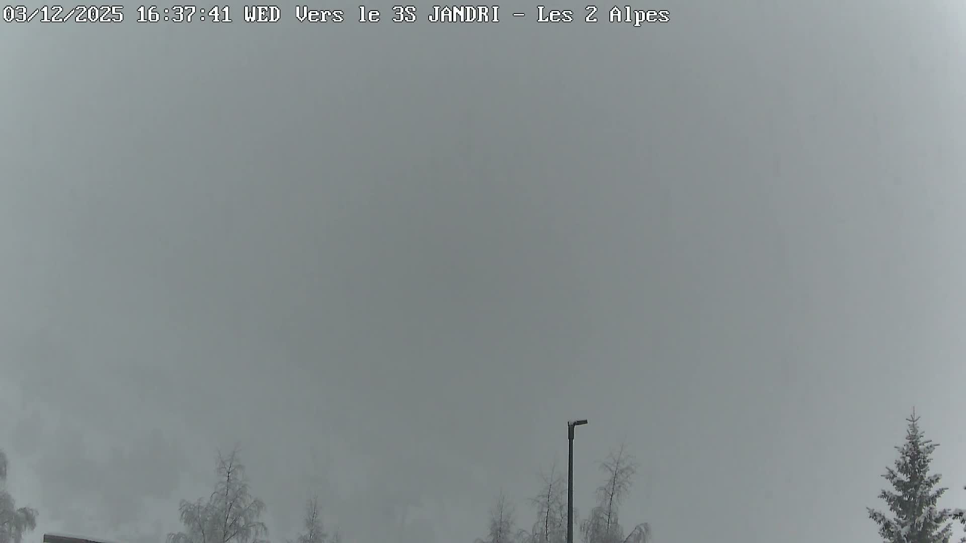 French Alps, Les deux Alpes Ski Slopes Live Cam - Grenoble, Isere, Auvergne-Rhone-Alpes, France