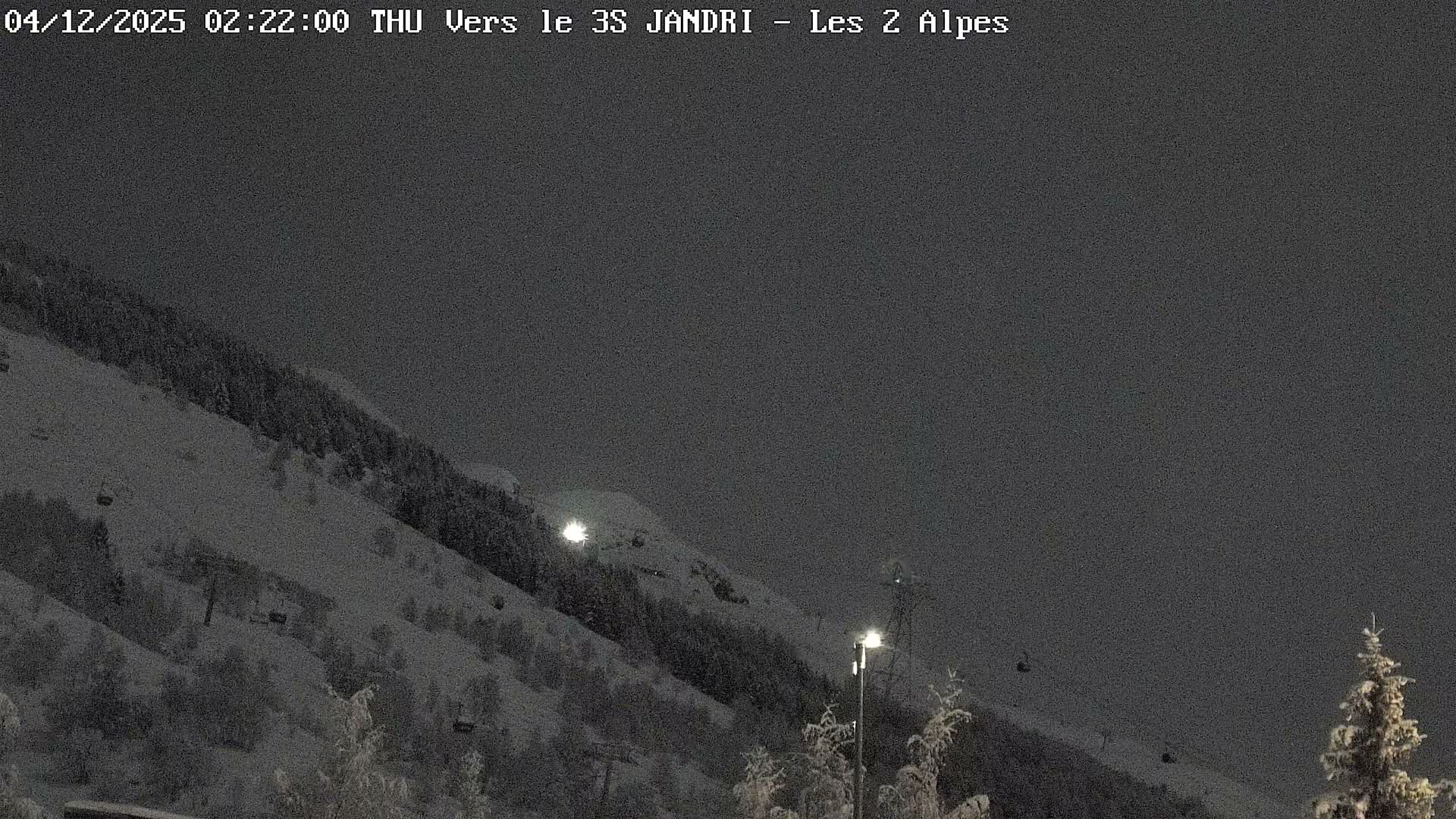 French Alps, Les deux Alpes Ski Slopes Live Cam - Grenoble, Isere, Auvergne-Rhone-Alpes, France