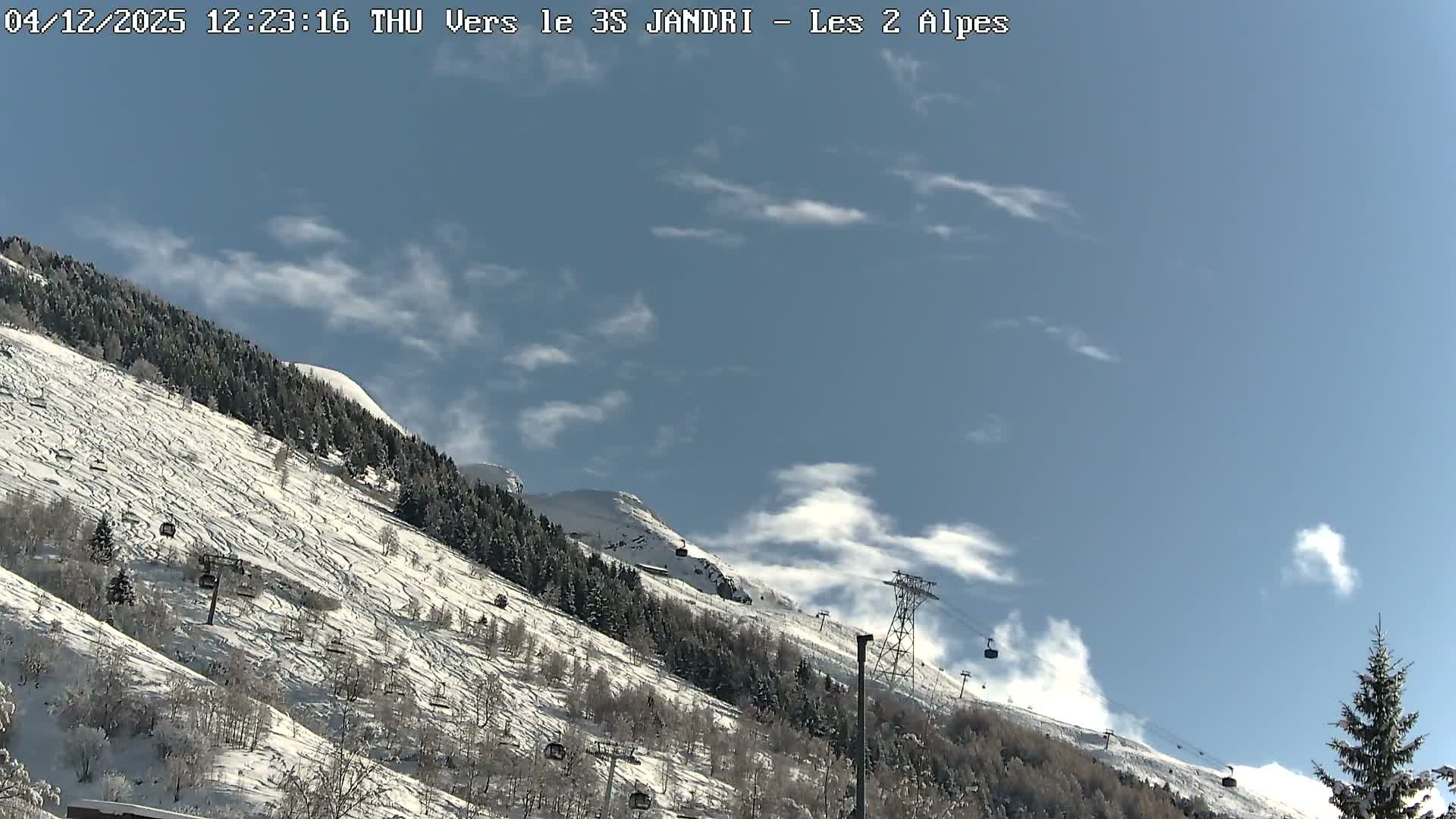 French Alps, Les deux Alpes Ski Slopes Live Cam - Grenoble, Isere, Auvergne-Rhone-Alpes, France