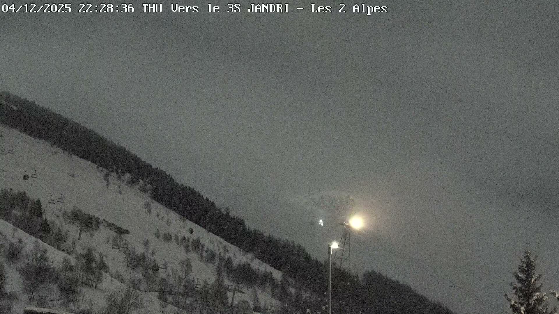 French Alps, Les deux Alpes Ski Slopes Live Cam - Grenoble, Isere, Auvergne-Rhone-Alpes, France