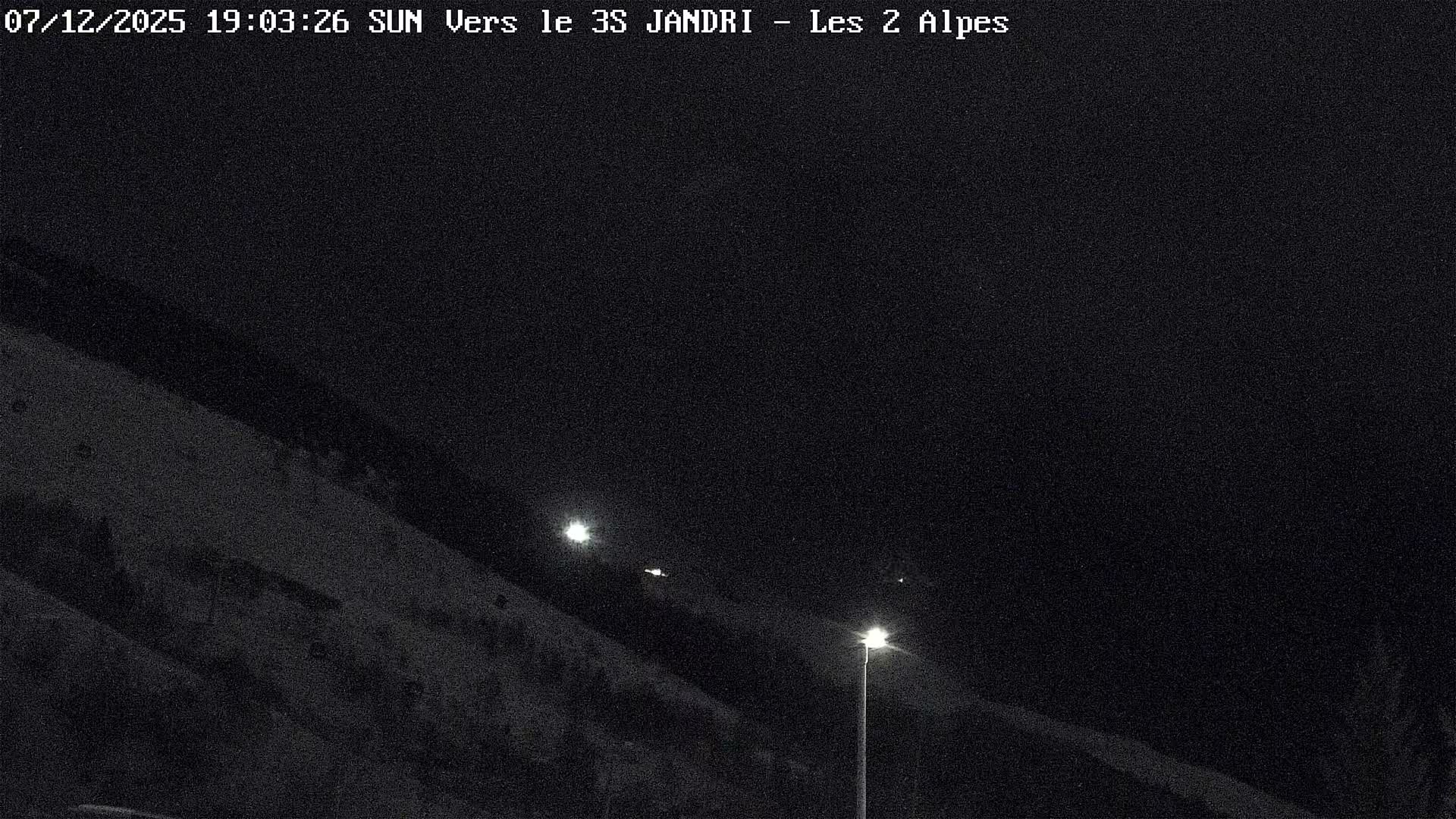 French Alps, Les deux Alpes Ski Slopes Live Cam - Grenoble, Isere, Auvergne-Rhone-Alpes, France