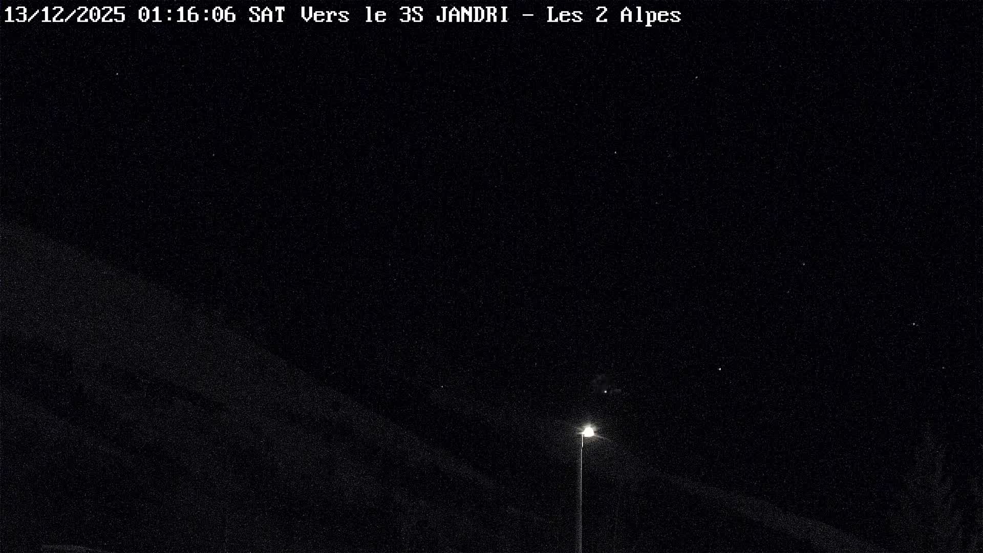 French Alps, Les deux Alpes Ski Slopes Live Cam - Grenoble, Isere, Auvergne-Rhone-Alpes, France