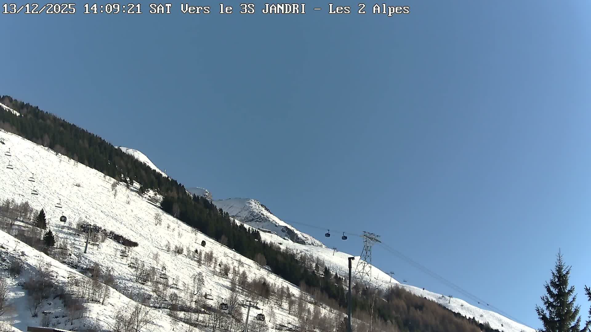 French Alps, Les deux Alpes Ski Slopes Live Cam - Grenoble, Isere, Auvergne-Rhone-Alpes, France