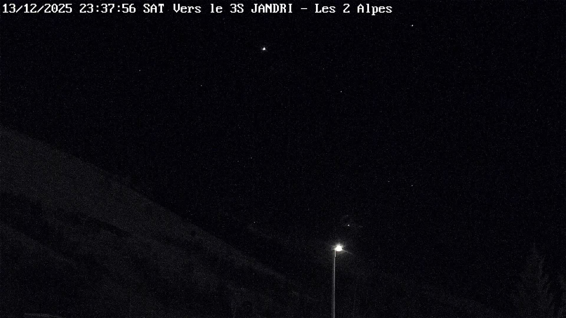 French Alps, Les deux Alpes Ski Slopes Live Cam - Grenoble, Isere, Auvergne-Rhone-Alpes, France