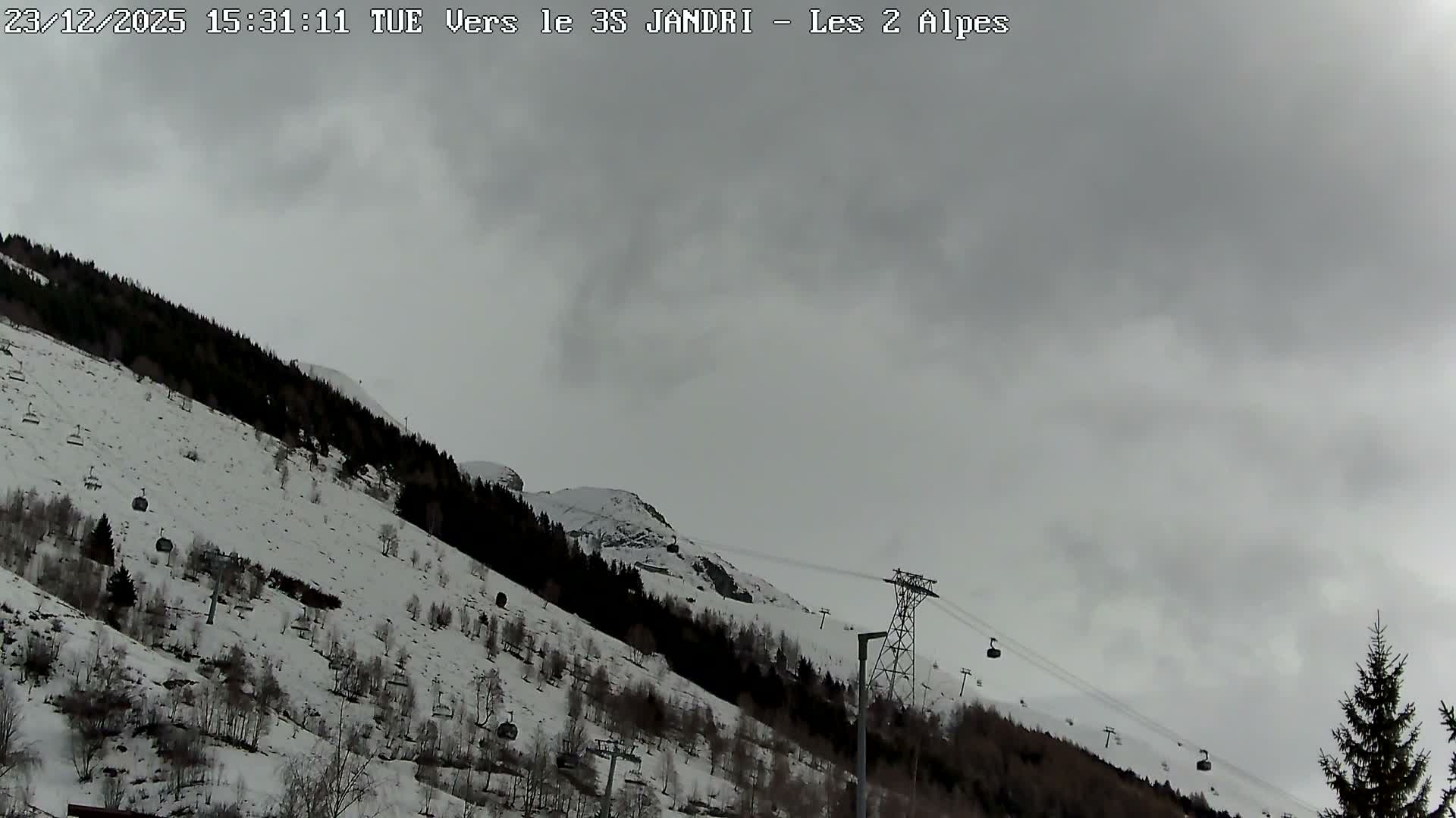 French Alps, Les deux Alpes Ski Slopes Live Cam - Grenoble, Isere, Auvergne-Rhone-Alpes, France