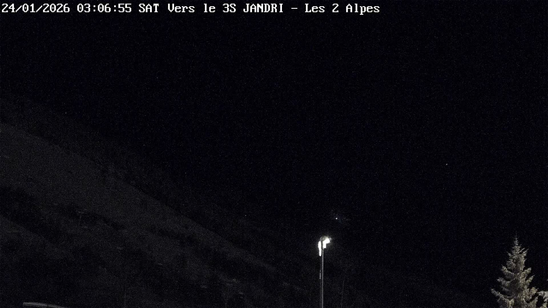 French Alps, Les deux Alpes Ski Slopes Live Cam - Grenoble, Isere, Auvergne-Rhone-Alpes, France