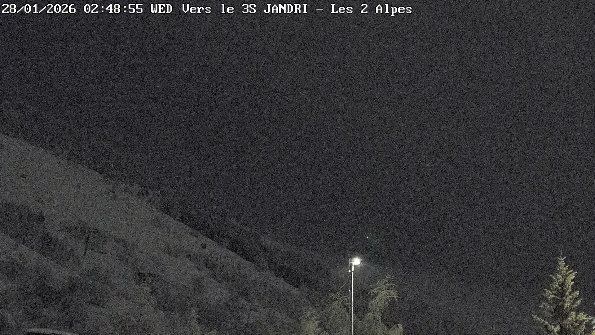 French Alps, Les deux Alpes Ski Slopes Live Cam - Grenoble, Isere, Auvergne-Rhone-Alpes, France