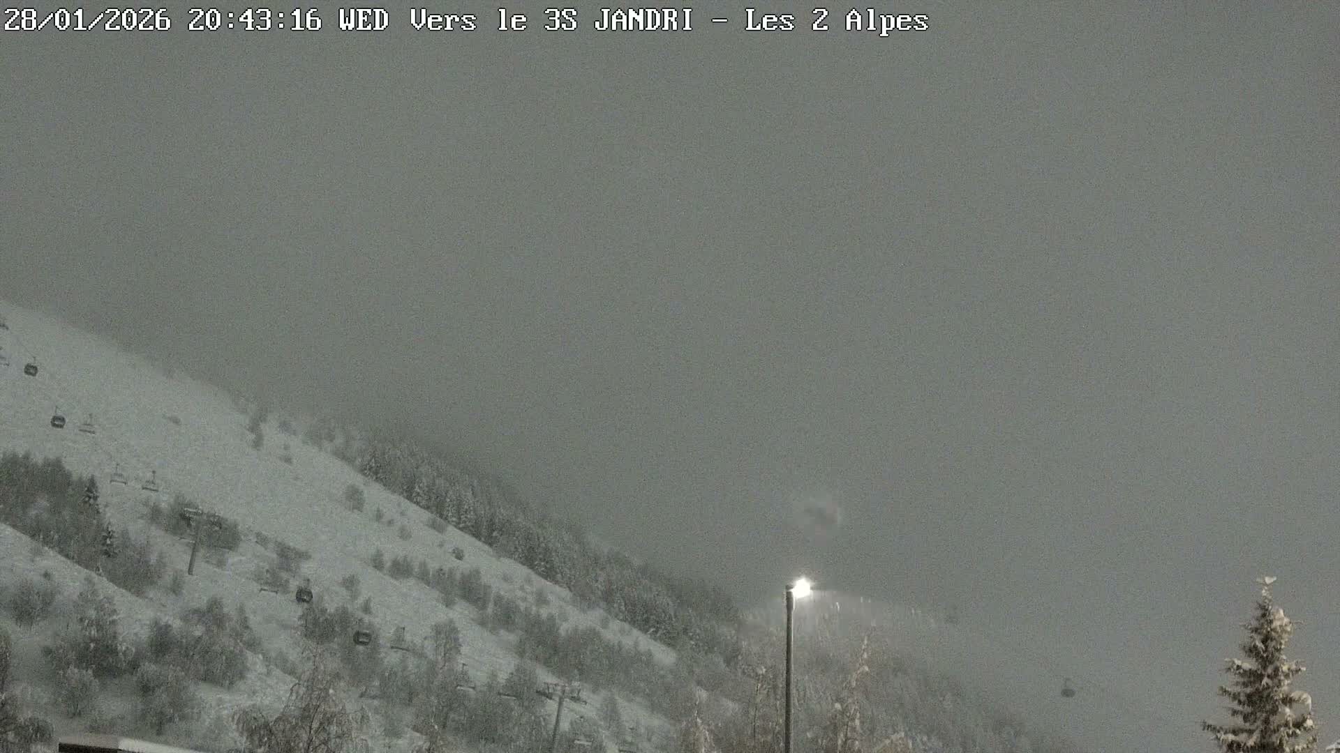 French Alps, Les deux Alpes Ski Slopes Live Cam - Grenoble, Isere, Auvergne-Rhone-Alpes, France