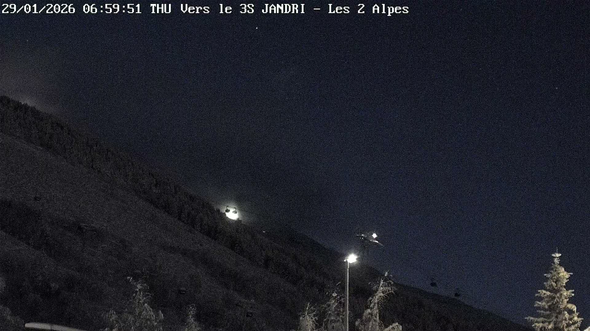 French Alps, Les deux Alpes Ski Slopes Live Cam - Grenoble, Isere, Auvergne-Rhone-Alpes, France