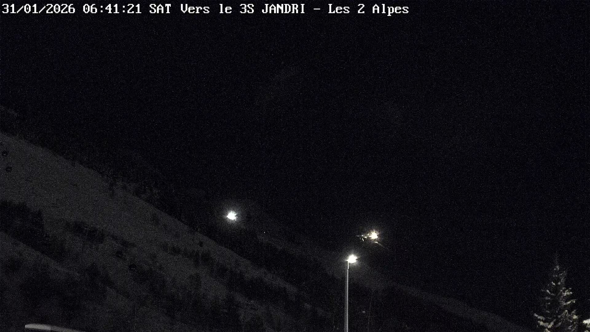 French Alps, Les deux Alpes Ski Slopes Live Cam - Grenoble, Isere, Auvergne-Rhone-Alpes, France