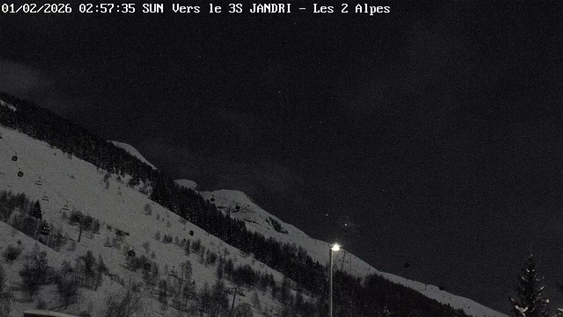 French Alps, Les deux Alpes Ski Slopes Live Cam - Grenoble, Isere, Auvergne-Rhone-Alpes, France