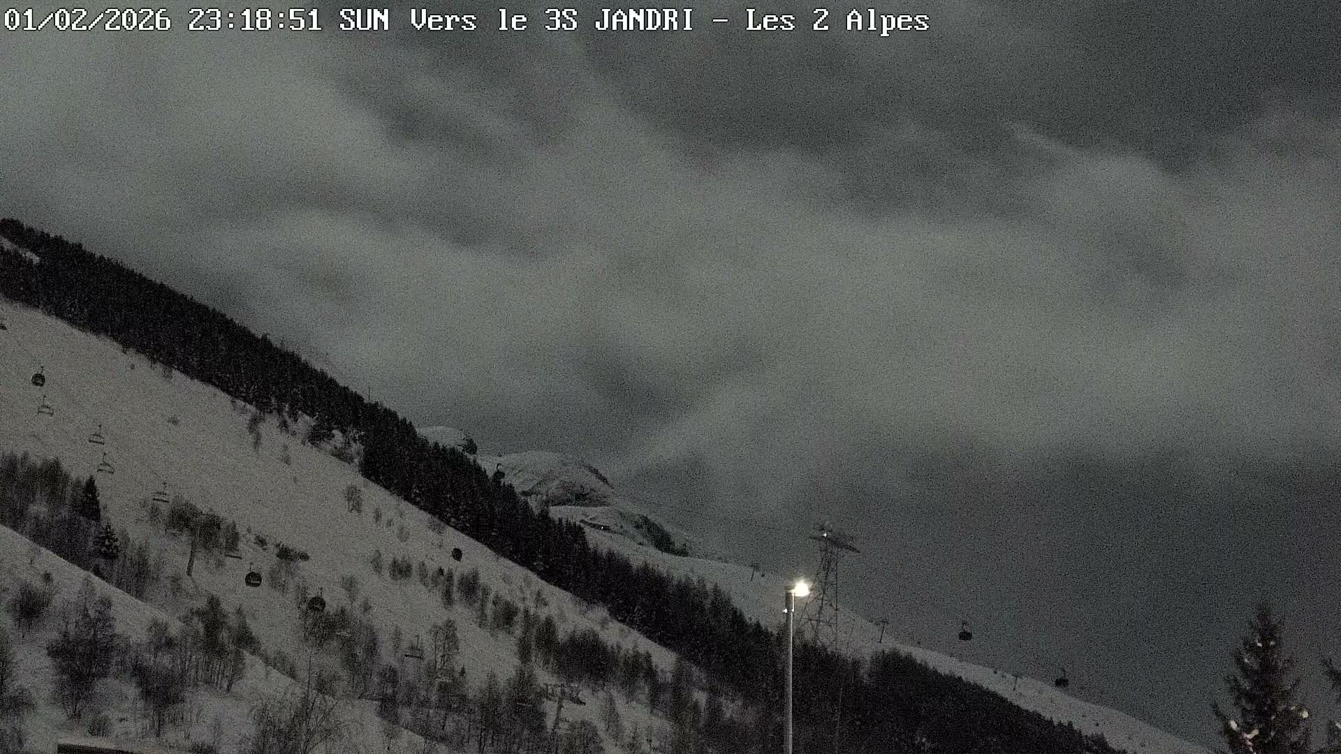 French Alps, Les deux Alpes Ski Slopes Live Cam - Grenoble, Isere, Auvergne-Rhone-Alpes, France