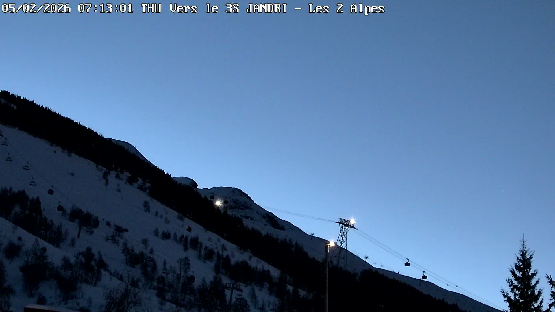 French Alps, Les deux Alpes Ski Slopes Live Cam - Grenoble, Isere, Auvergne-Rhone-Alpes, France