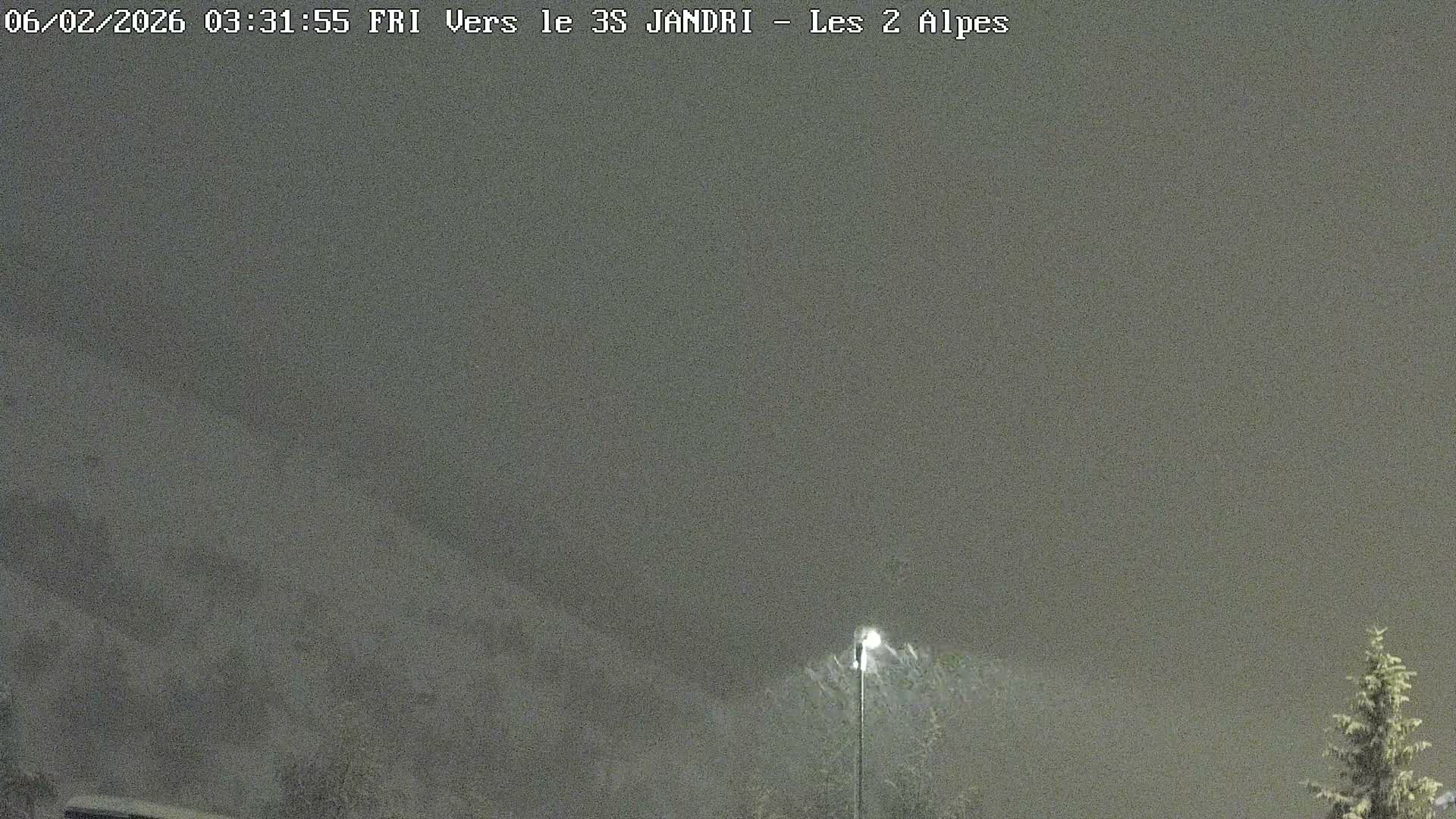 French Alps, Les deux Alpes Ski Slopes Live Cam - Grenoble, Isere, Auvergne-Rhone-Alpes, France