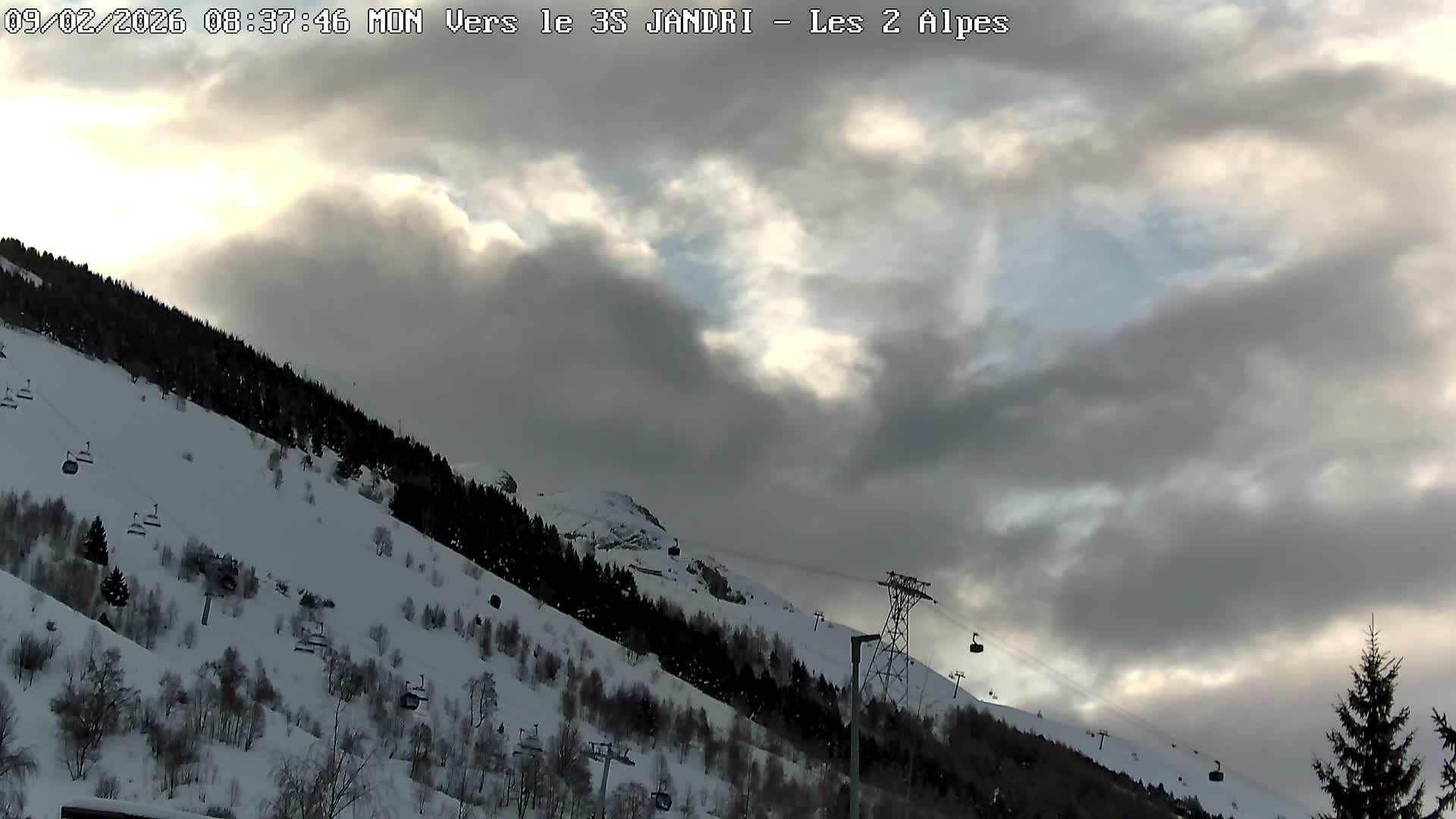 French Alps, Les deux Alpes Ski Slopes Live Cam - Grenoble, Isere, Auvergne-Rhone-Alpes, France