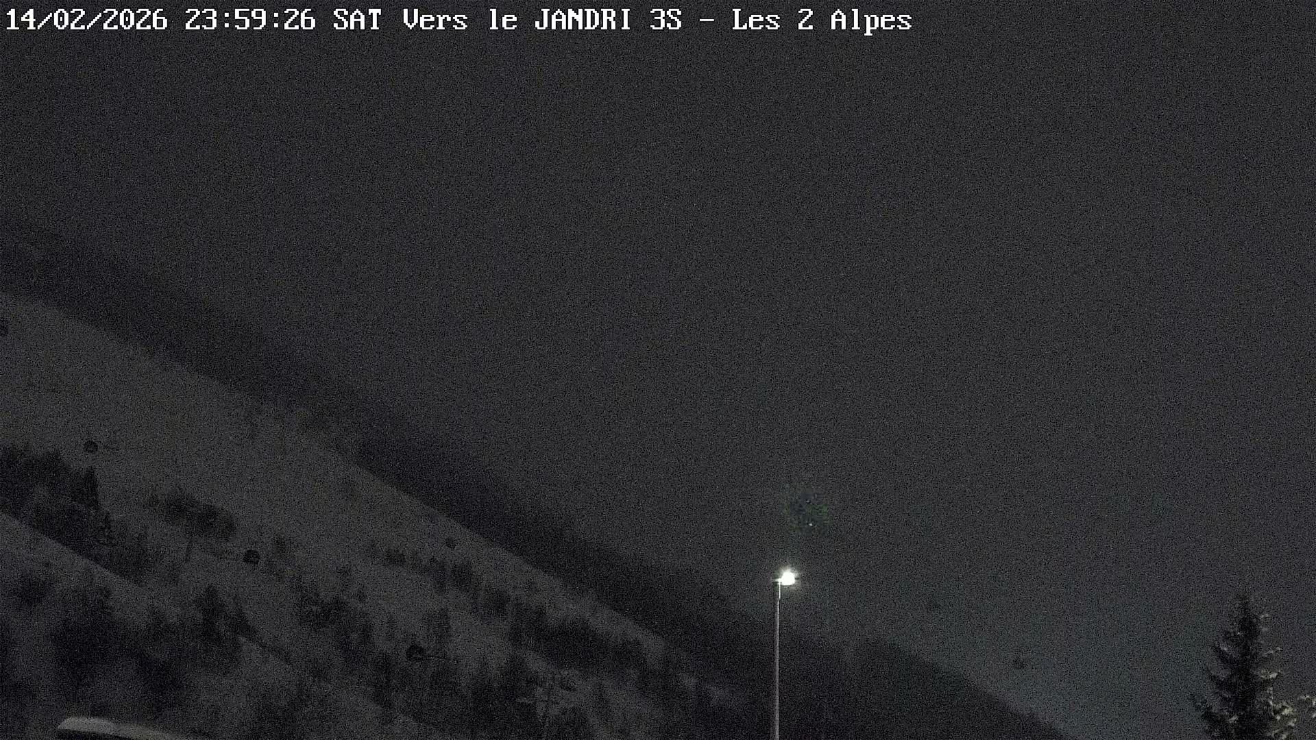 French Alps, Les deux Alpes Ski Slopes Live Cam - Grenoble, Isere, Auvergne-Rhone-Alpes, France
