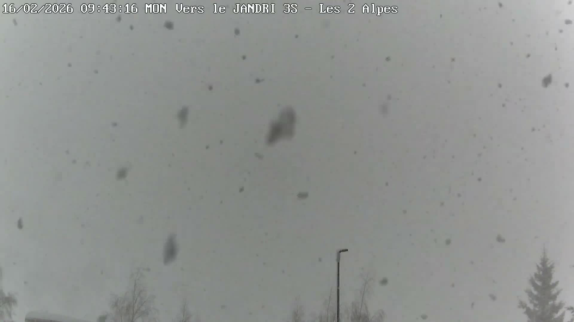 French Alps, Les deux Alpes Ski Slopes Live Cam - Grenoble, Isere, Auvergne-Rhone-Alpes, France