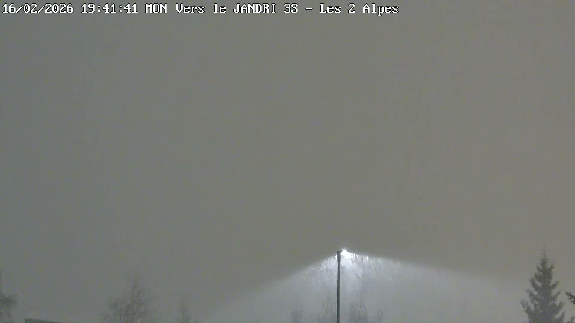 French Alps, Les deux Alpes Ski Slopes Live Cam - Grenoble, Isere, Auvergne-Rhone-Alpes, France