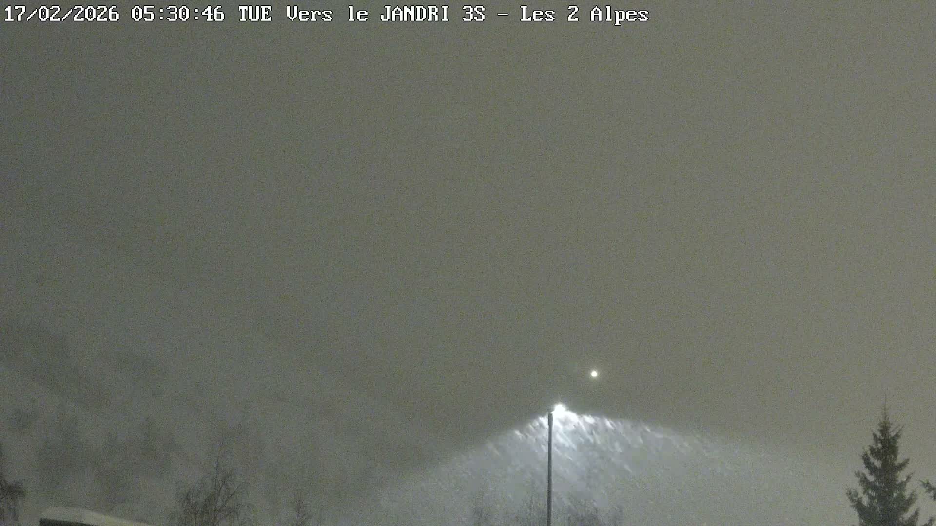 French Alps, Les deux Alpes Ski Slopes Live Cam - Grenoble, Isere, Auvergne-Rhone-Alpes, France